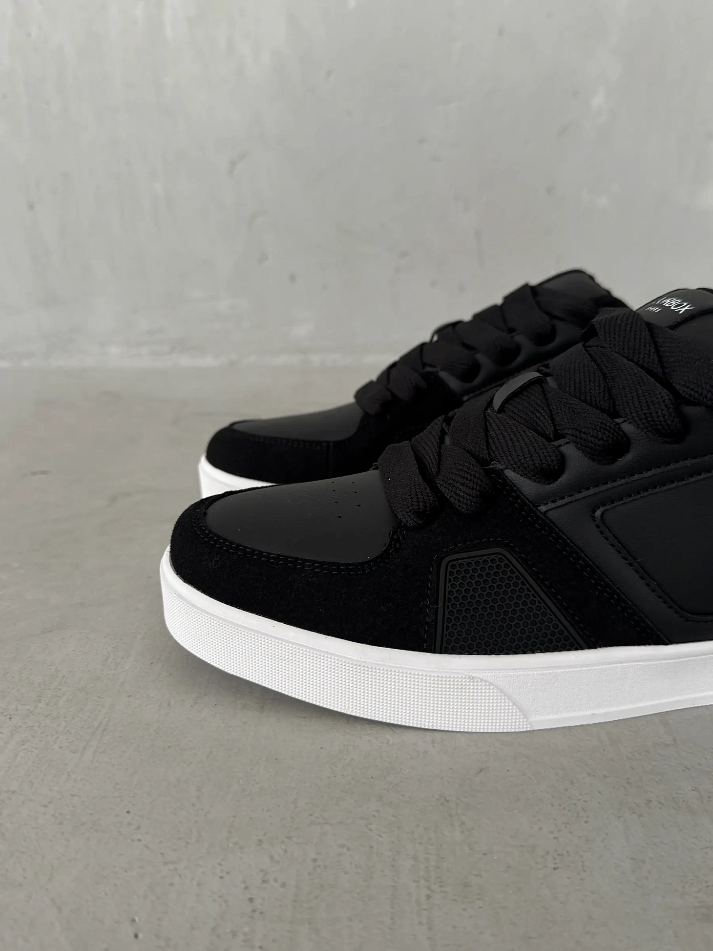 Демисезонные кроссовки высокие кеды