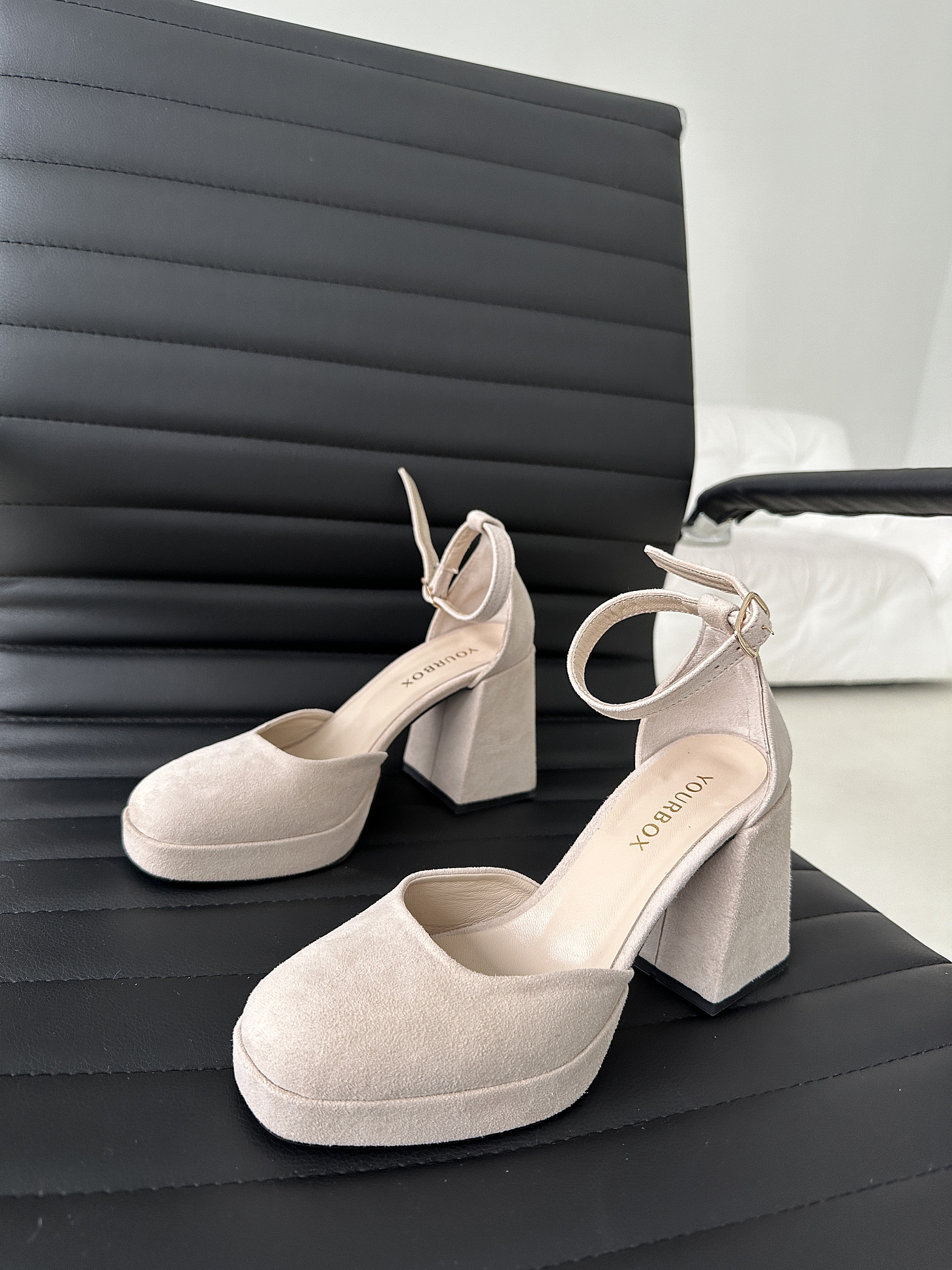 Босоножки женские замша