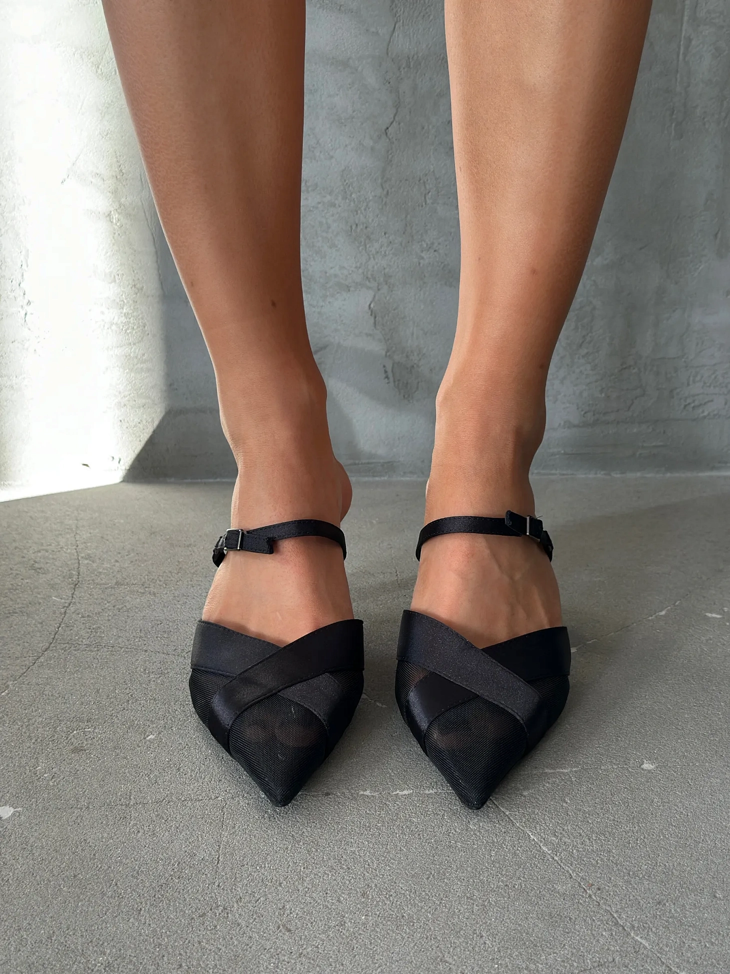 Туфли на каблуке с открытой пяткой лодочки