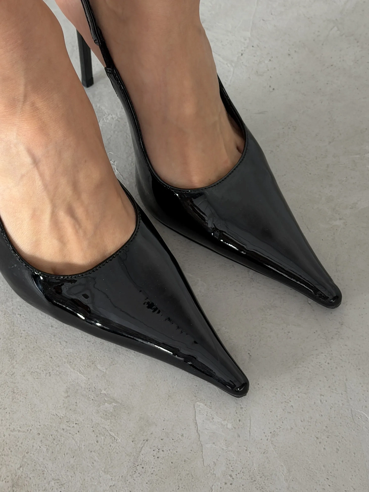 Туфли на каблуке с открытой пяткой лодочки