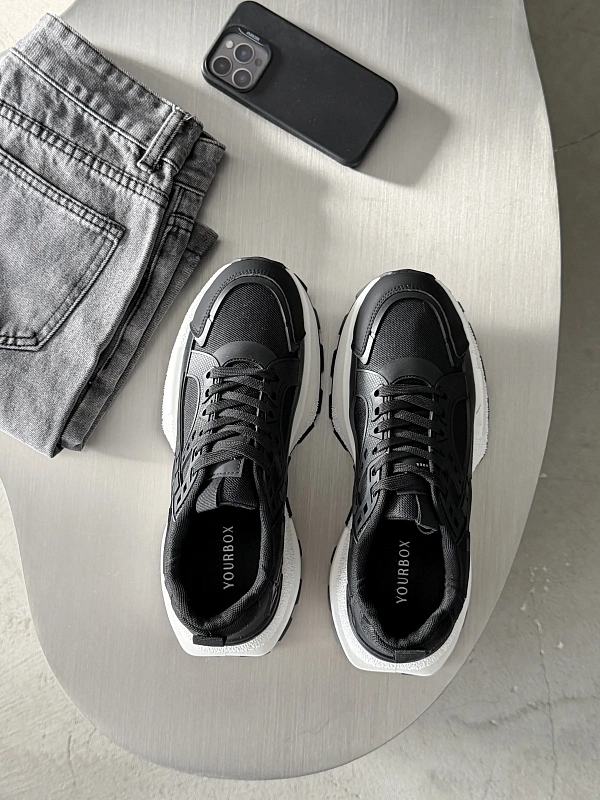 Демисезонные кроссовки спортивные