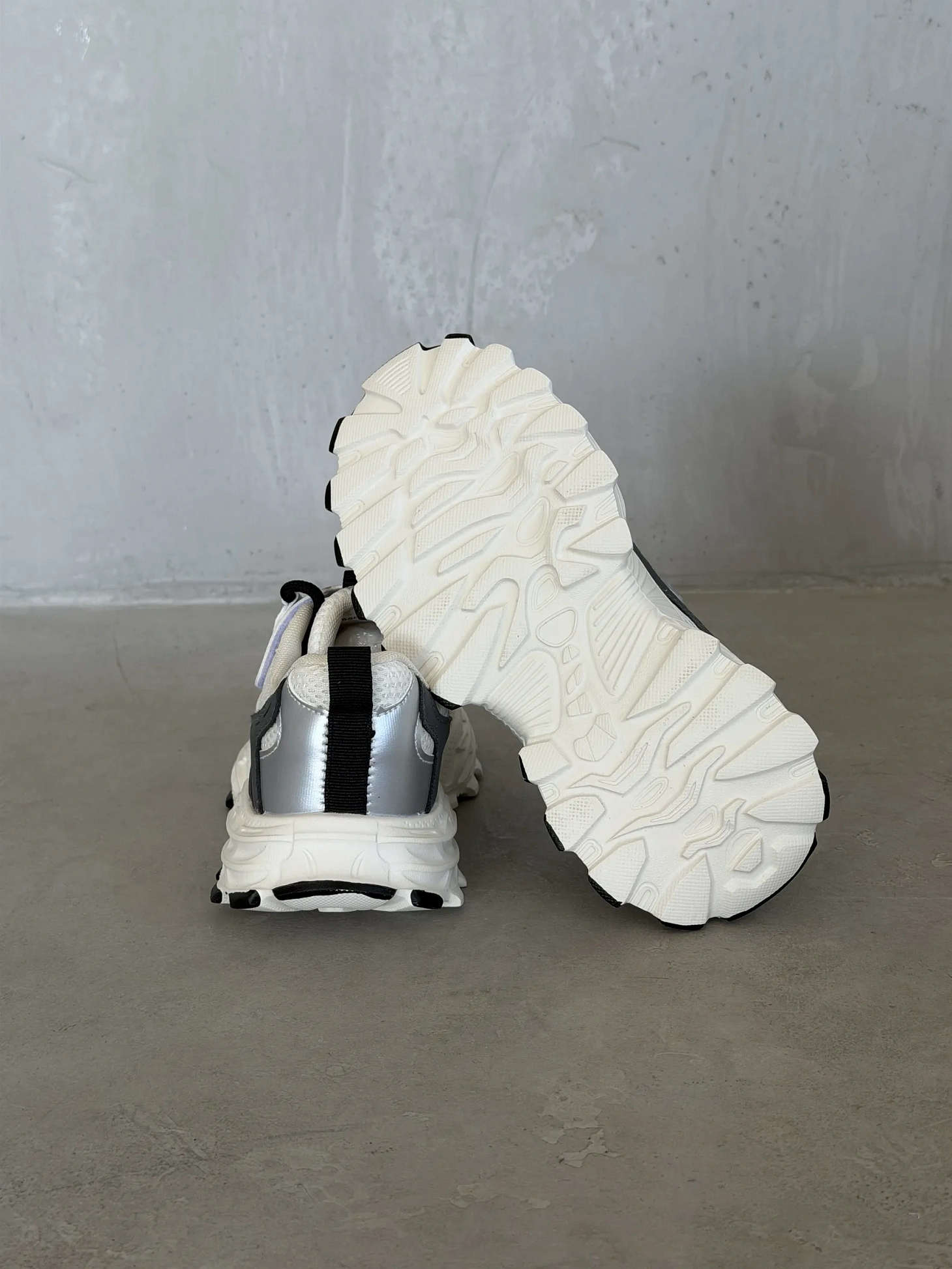 Демисезонные кроссовки детские на платформе