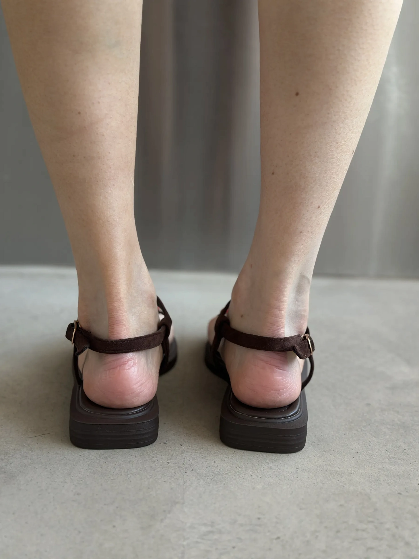 Летние босоножки женские на плоской подошве