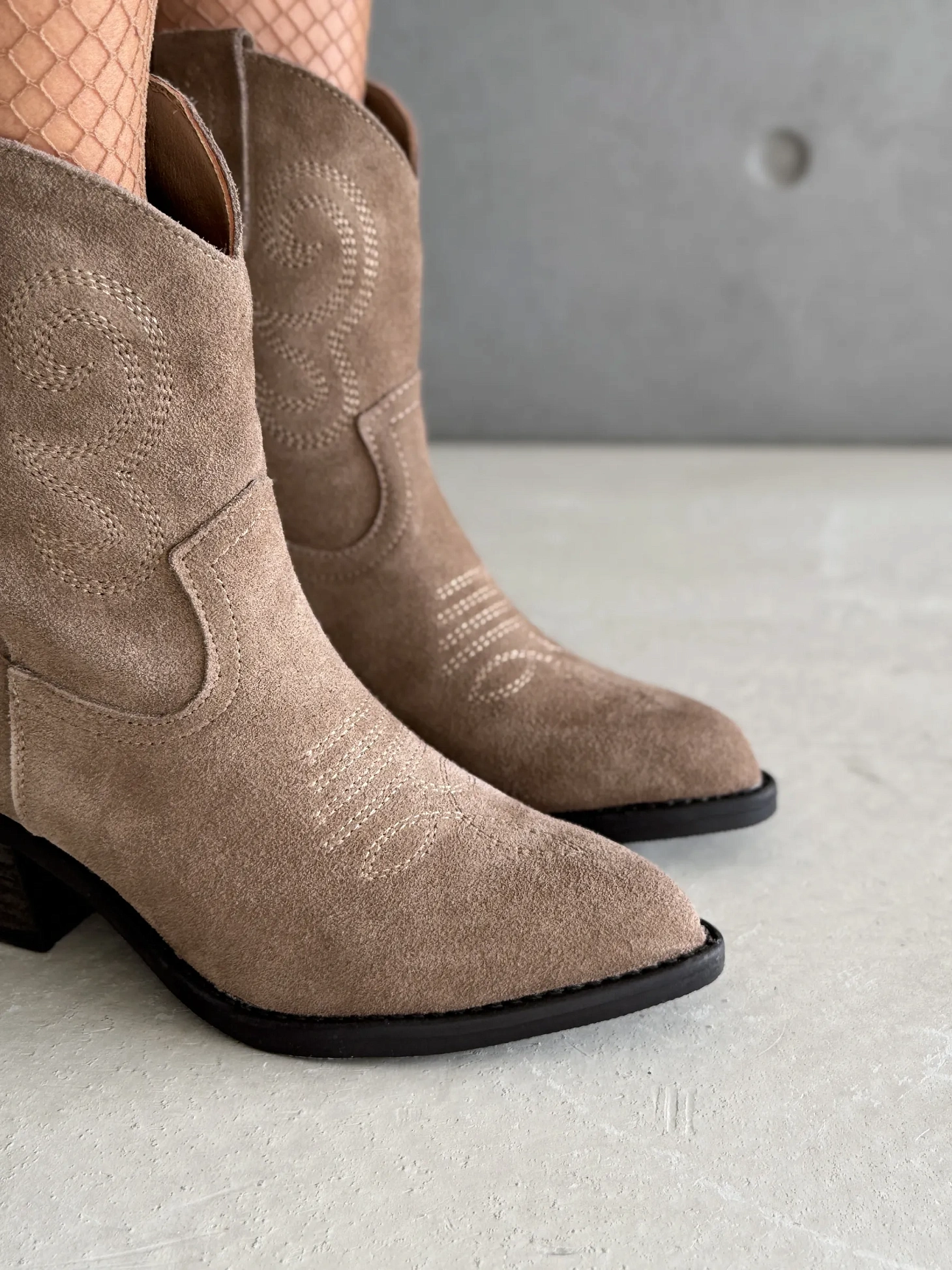 Казаки женские натуральная замша