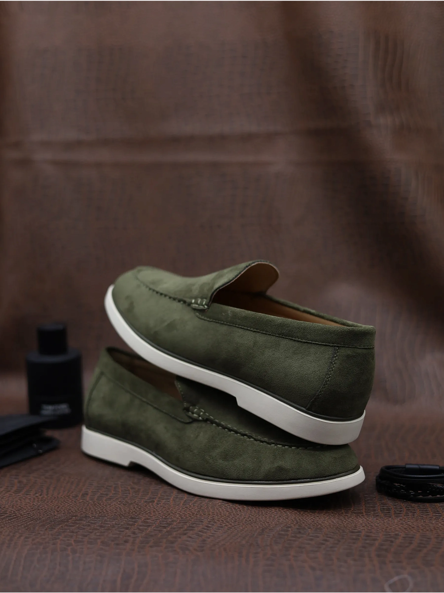 Замшевые лоферы мужские классические на платформе