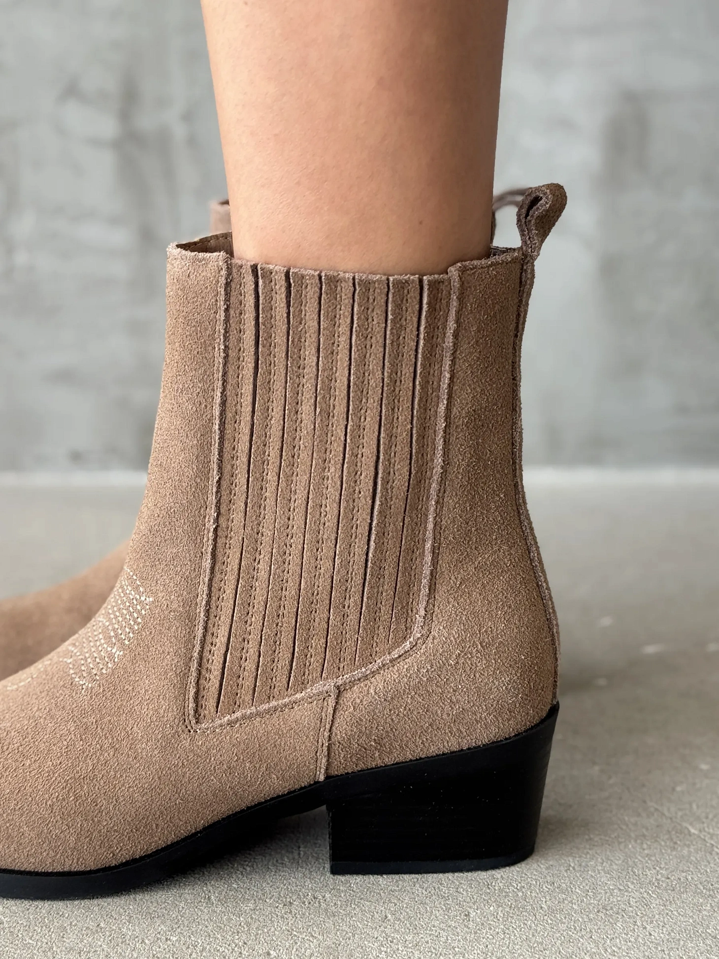 Казаки женские натуральная замша