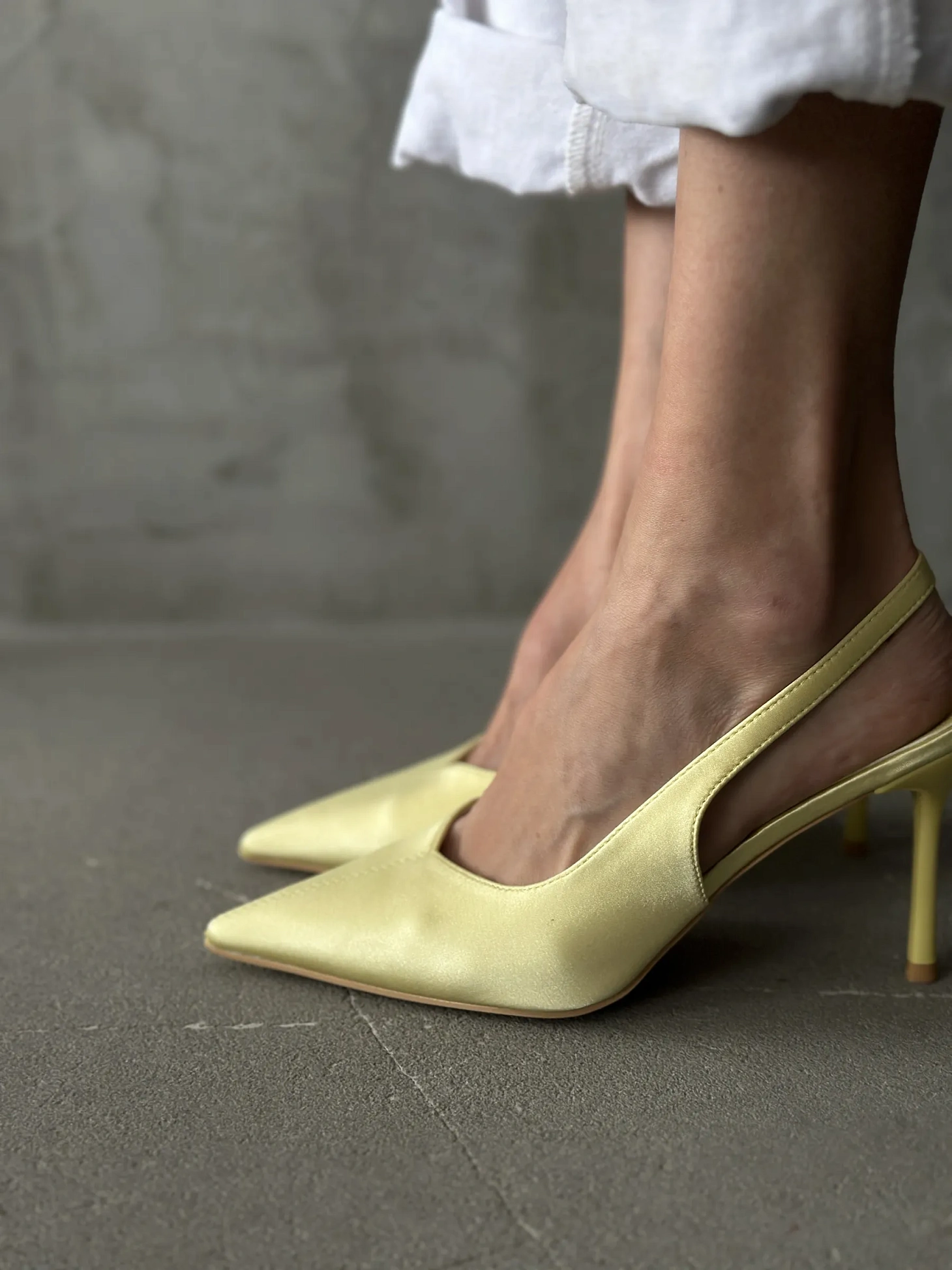 Туфли на каблуке с открытой пяткой лодочки