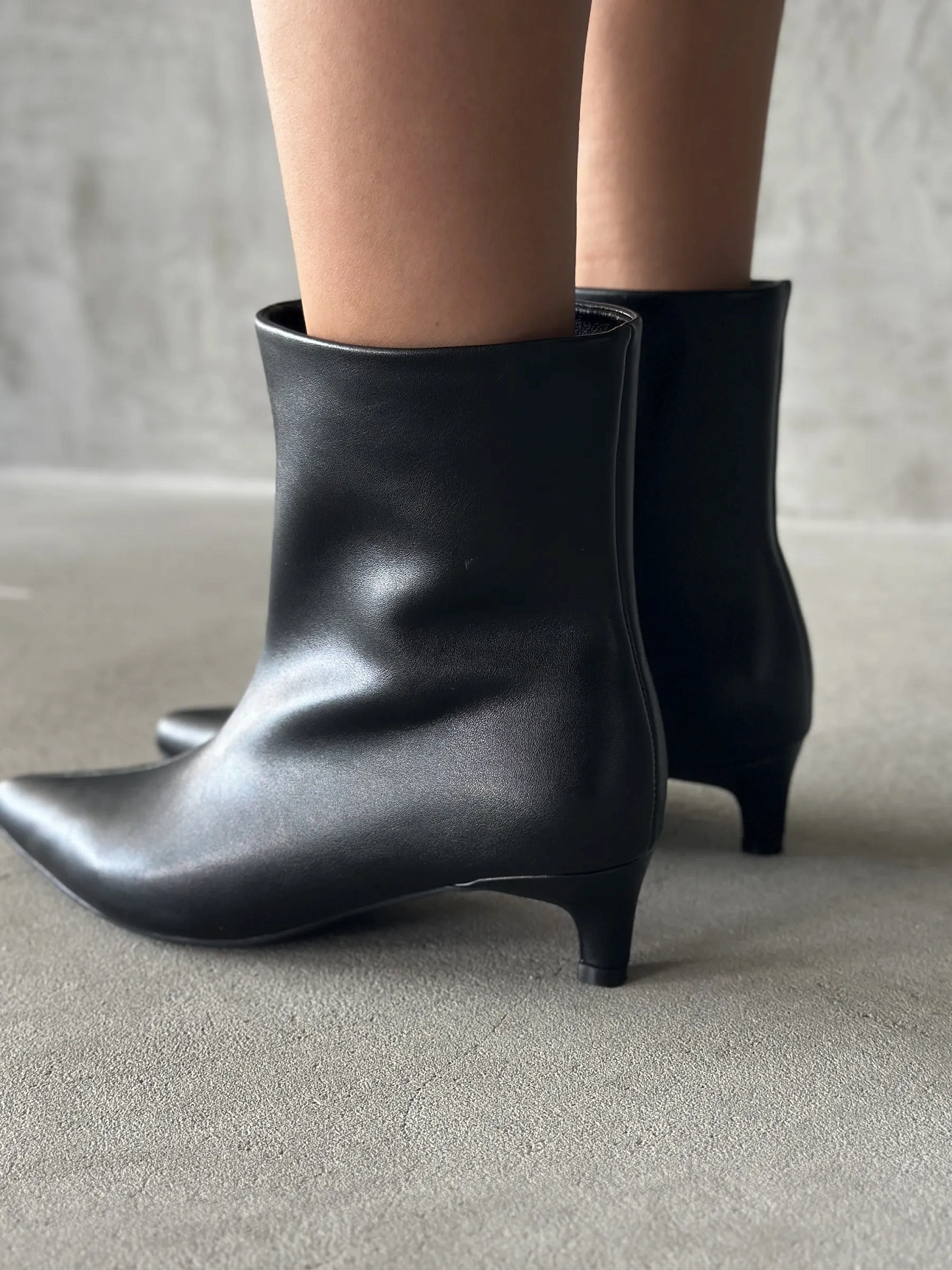 Ботильоны на низком каблуке демисезонные