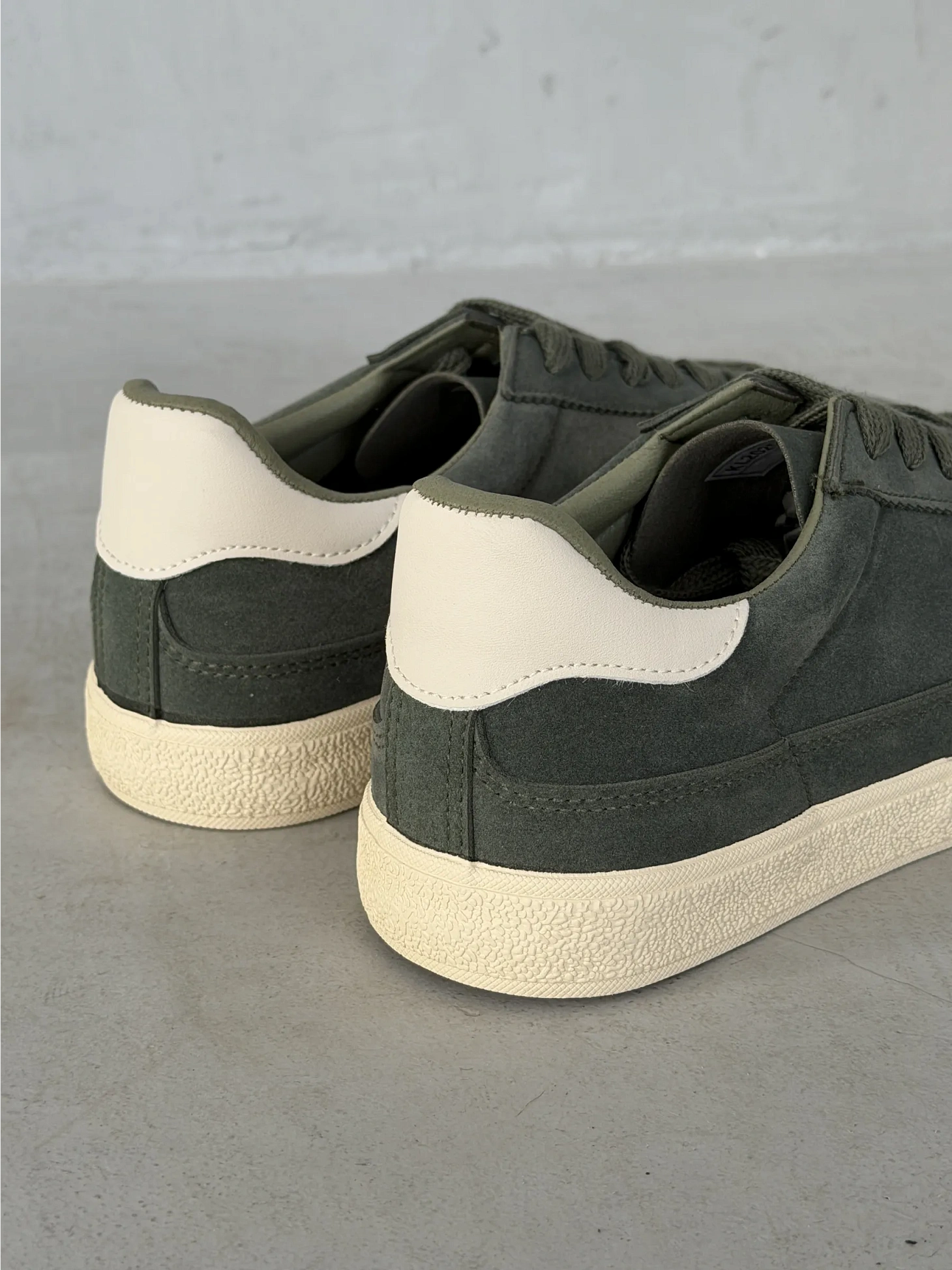 Кроссовки демисезонные кеды