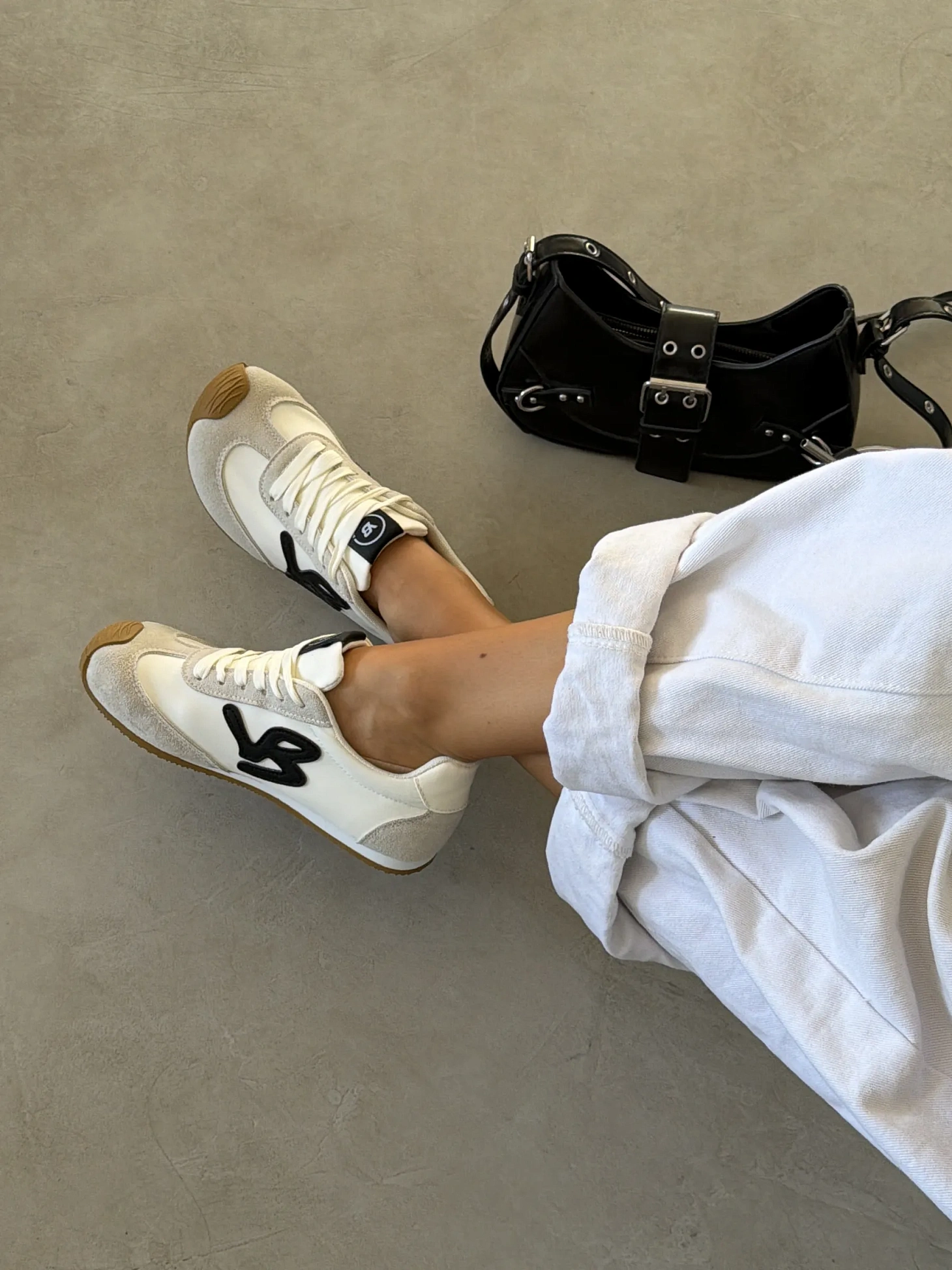 Кроссовки женские весна дышащие спортивные