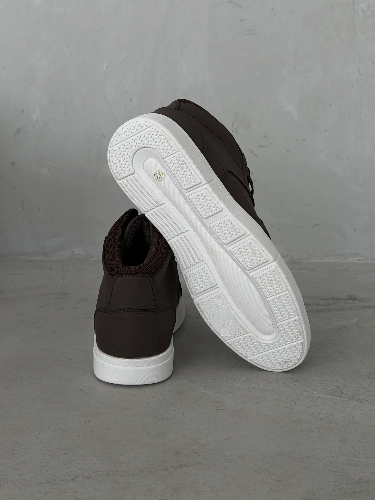 Демисезонные кроссовки высокие кеды