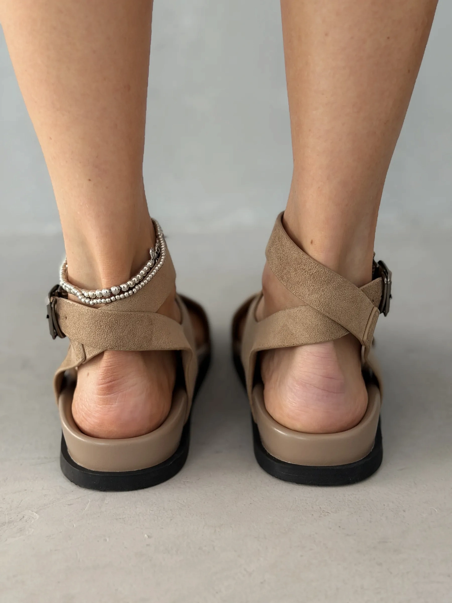 Летние босоножки на платформе