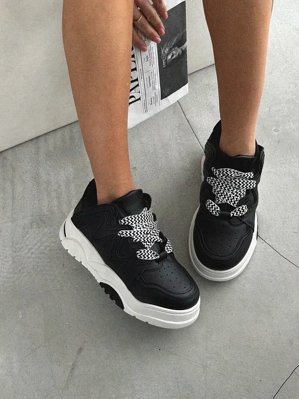 Кроссовки на платформе повседневные