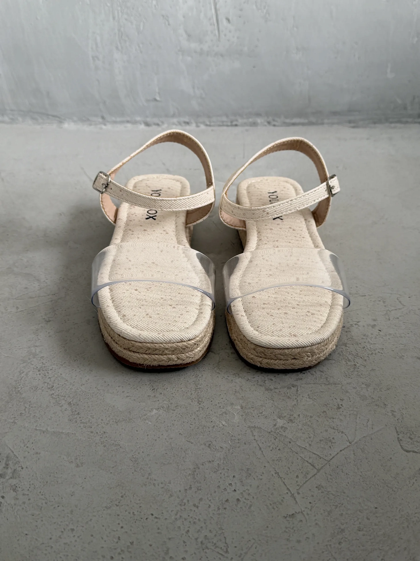 Летние босоножки подростковые на танкетке