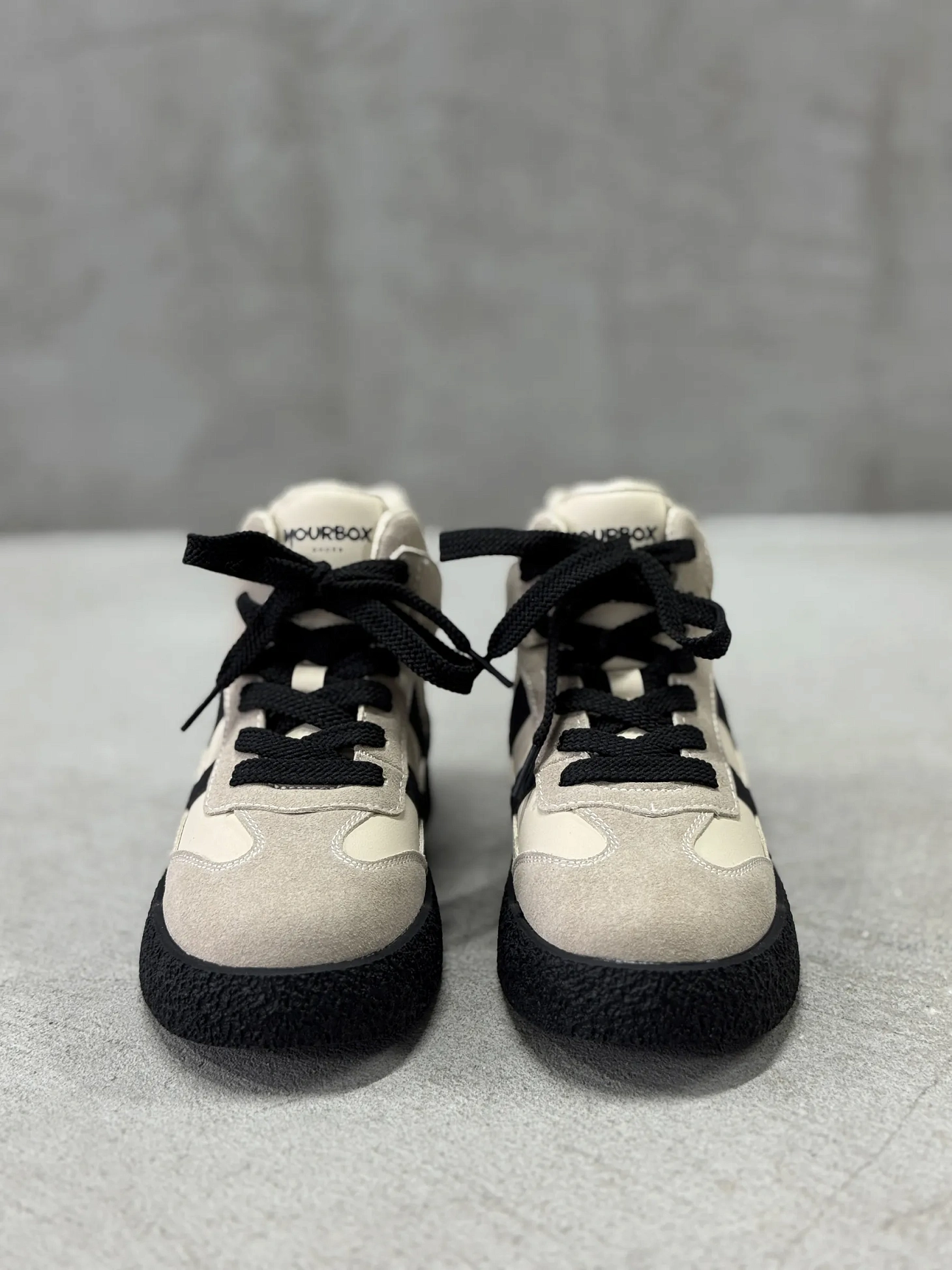 Демисезонные ботинки высокие на платформе