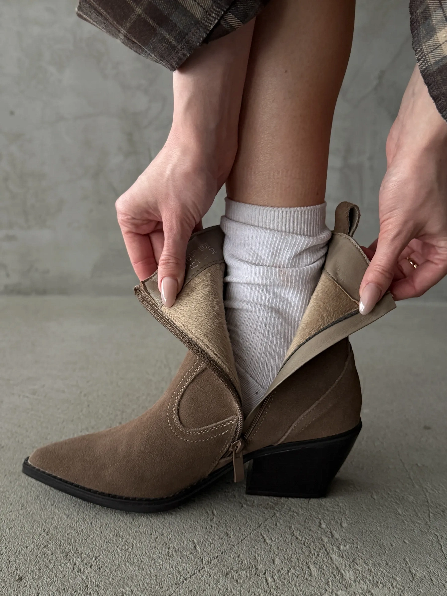 Казаки женские натуральная замша