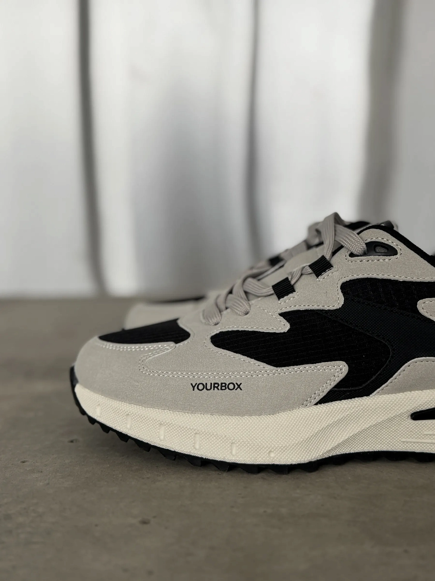 Демисезонные кроссовки мужские спортивные