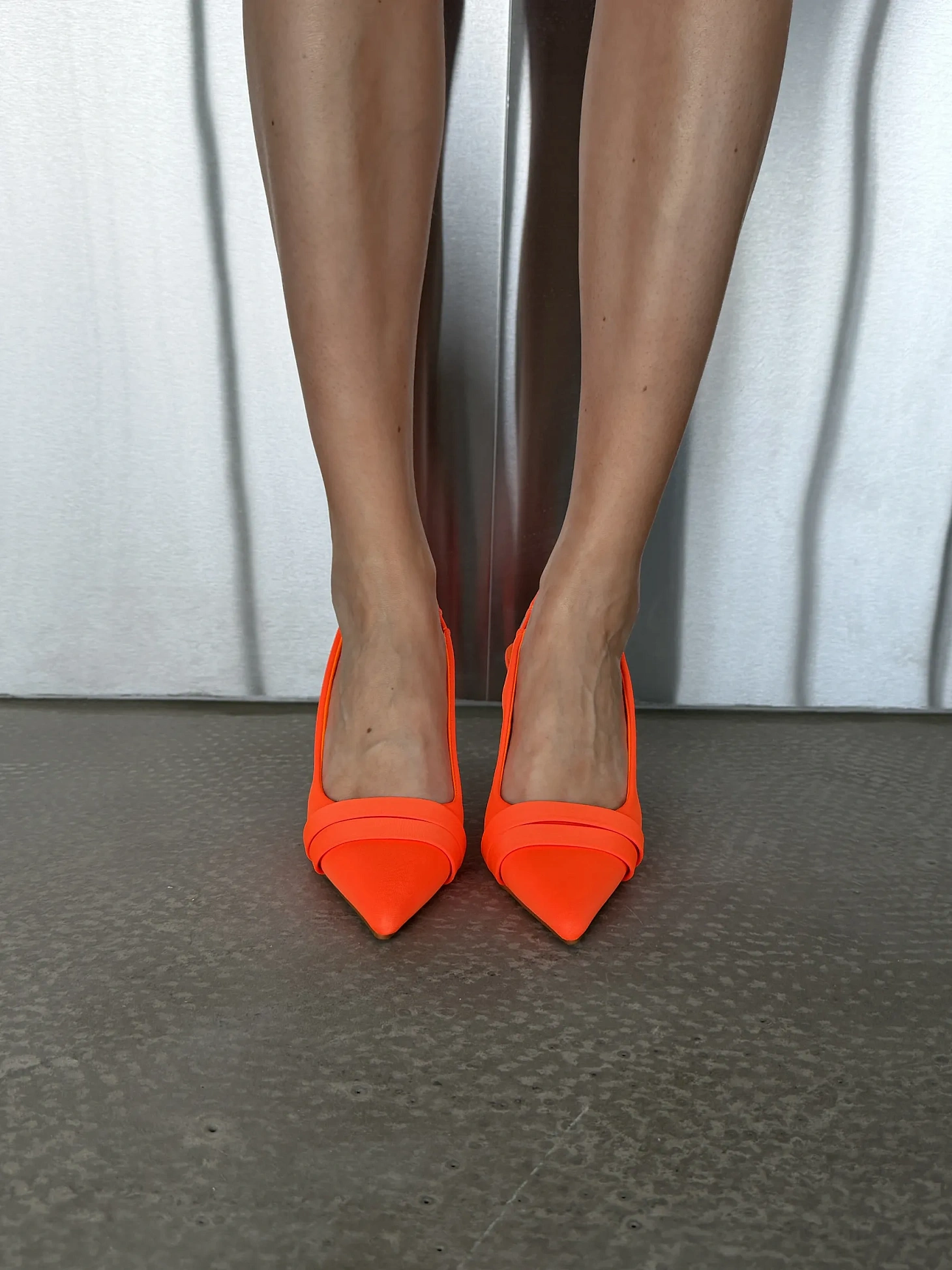 Туфли на каблуке с открытой пяткой лодочки