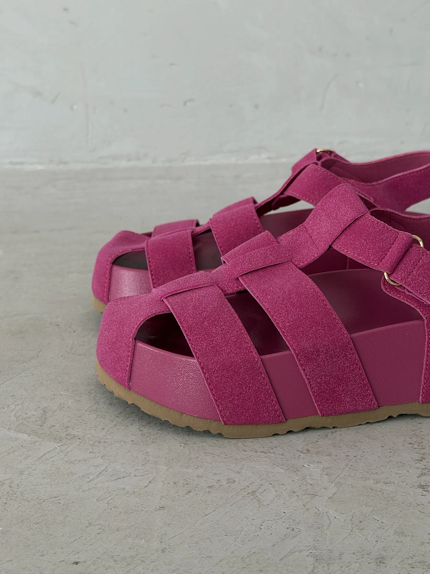 Летние босоножки на платформе