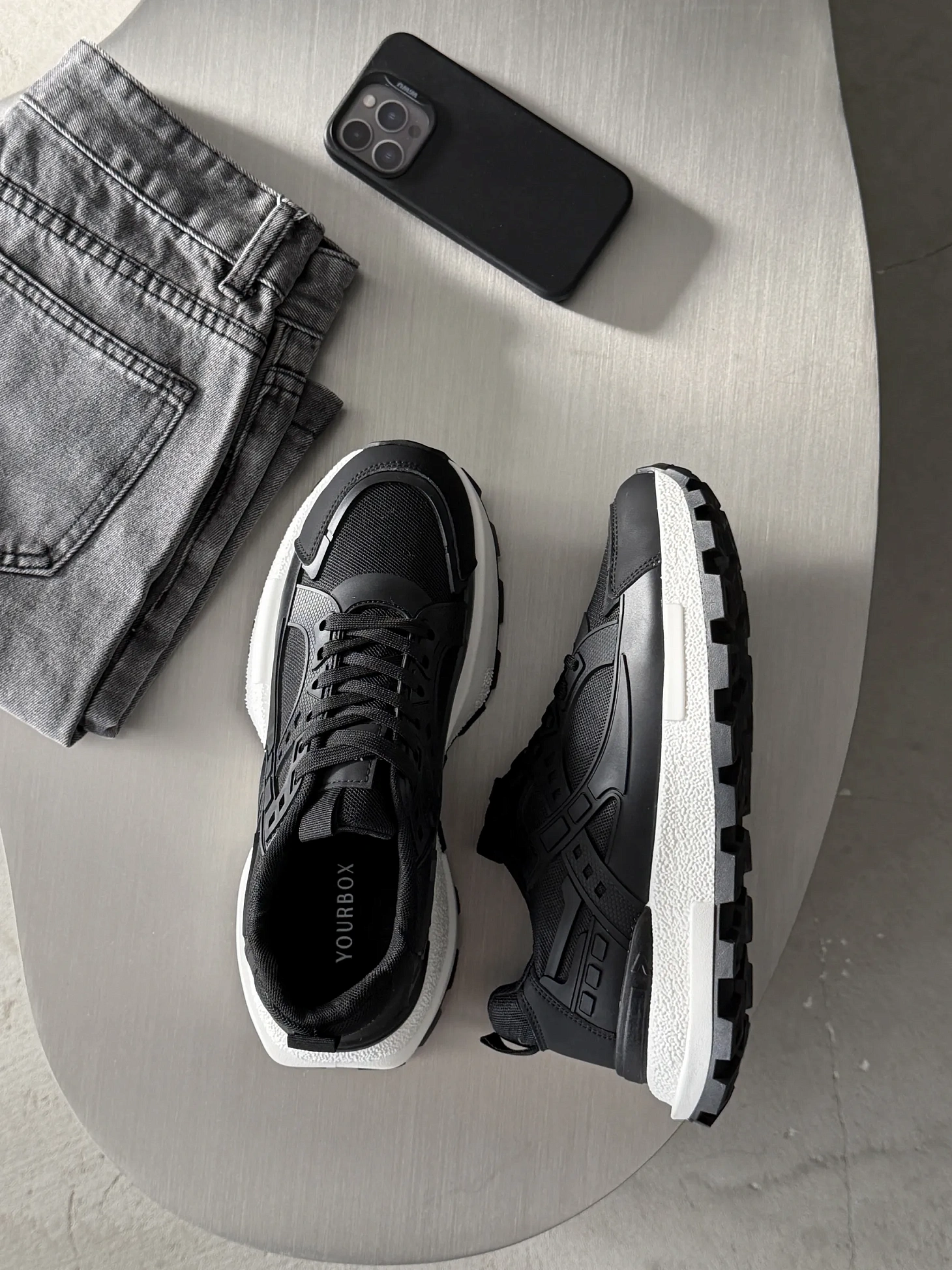 Демисезонные кроссовки спортивные