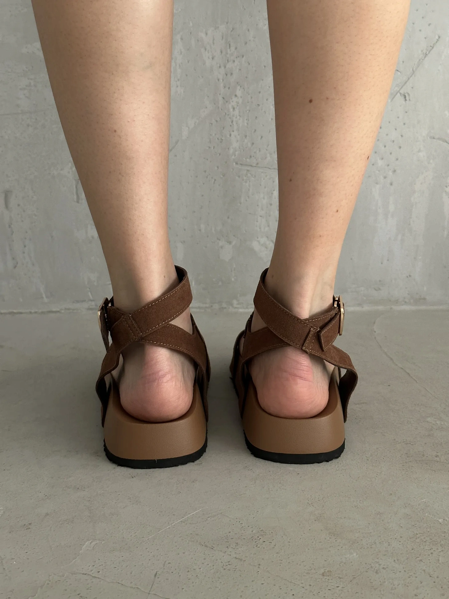 Летние босоножки на платформе