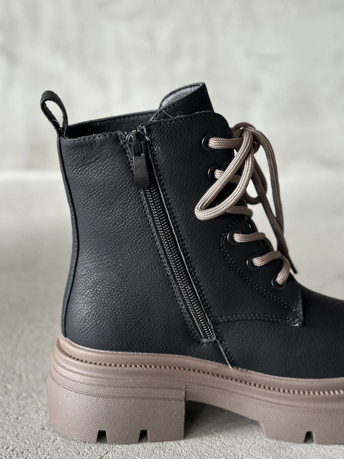 Зимние ботинки подростковые со шнуровкой берцы