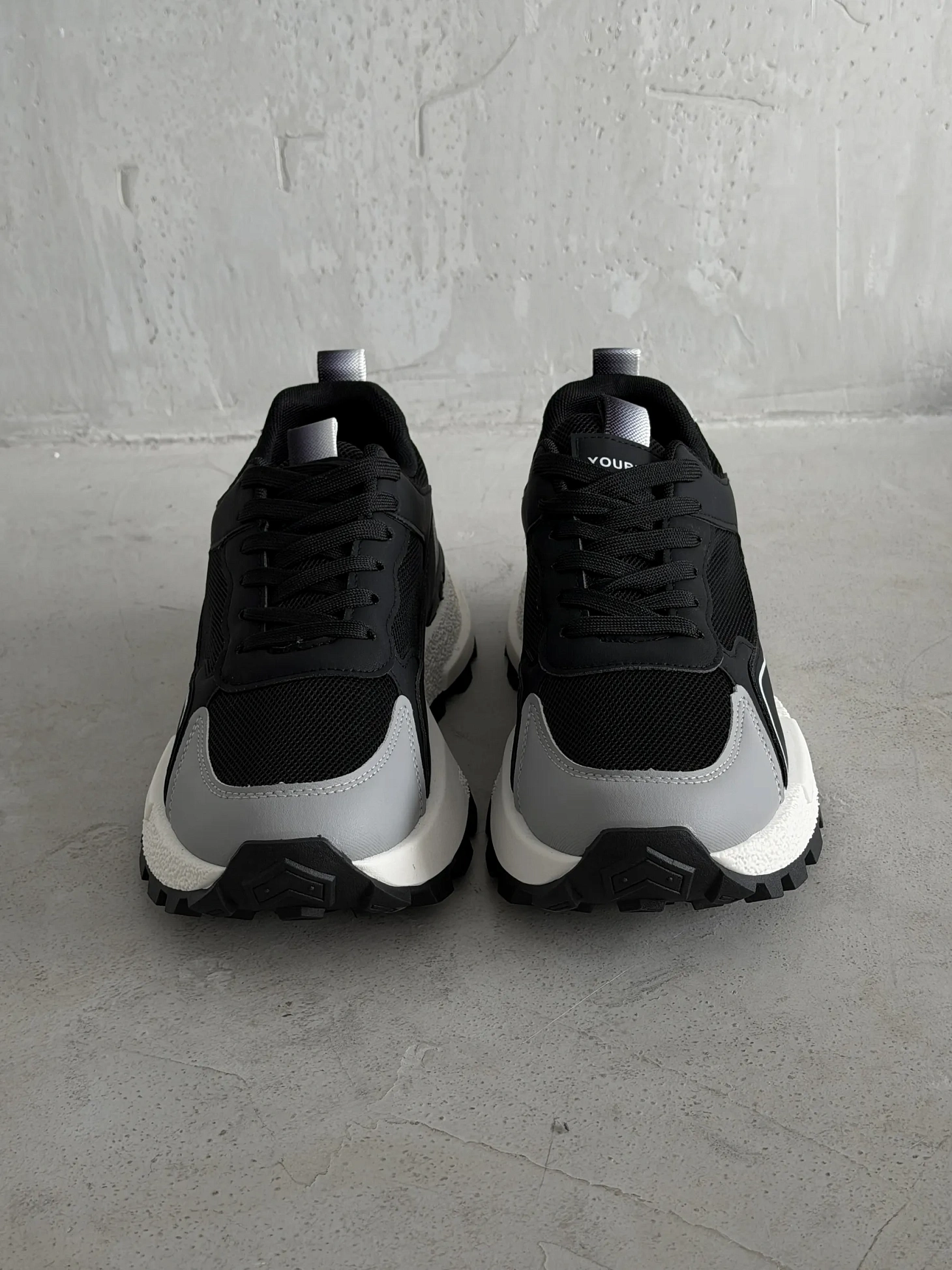 Демисезонные кроссовки спортивные