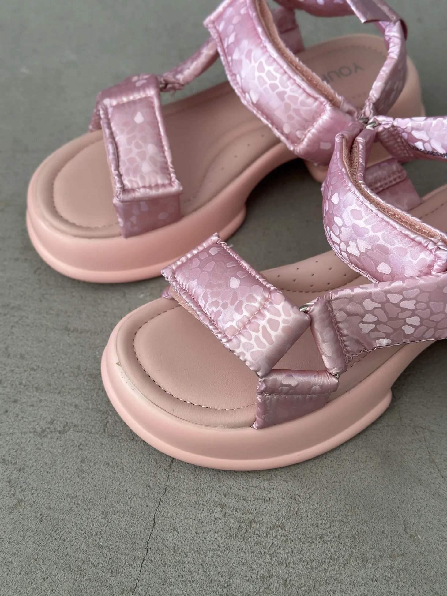 Текстильные босоножки летние