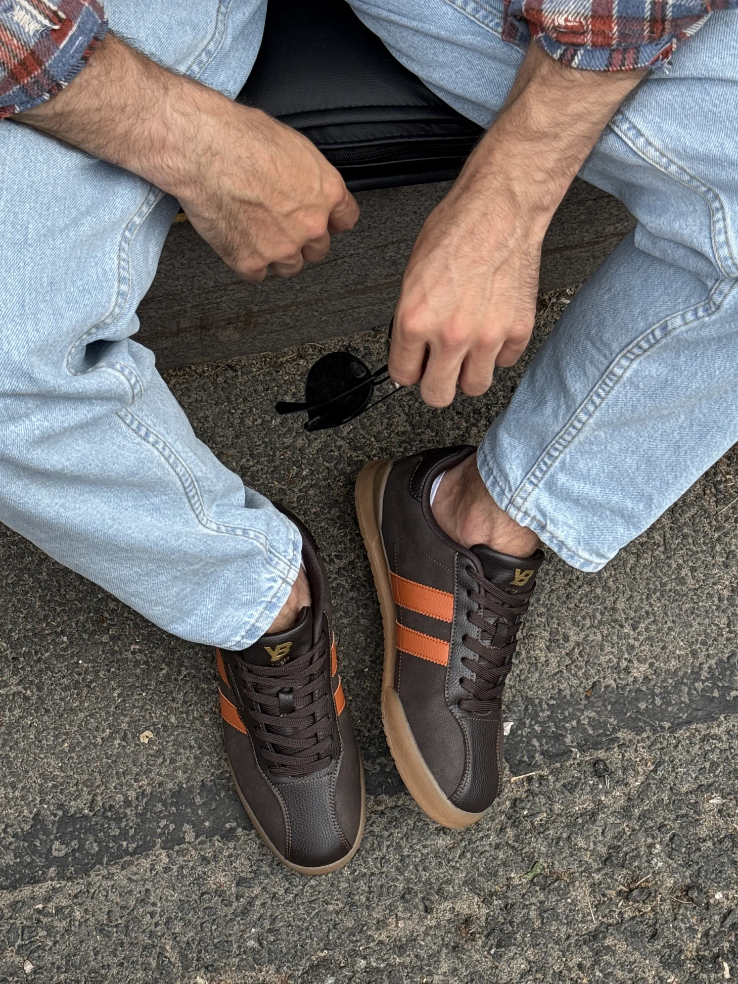 Демисезонные кроссовки на тонкой подошве