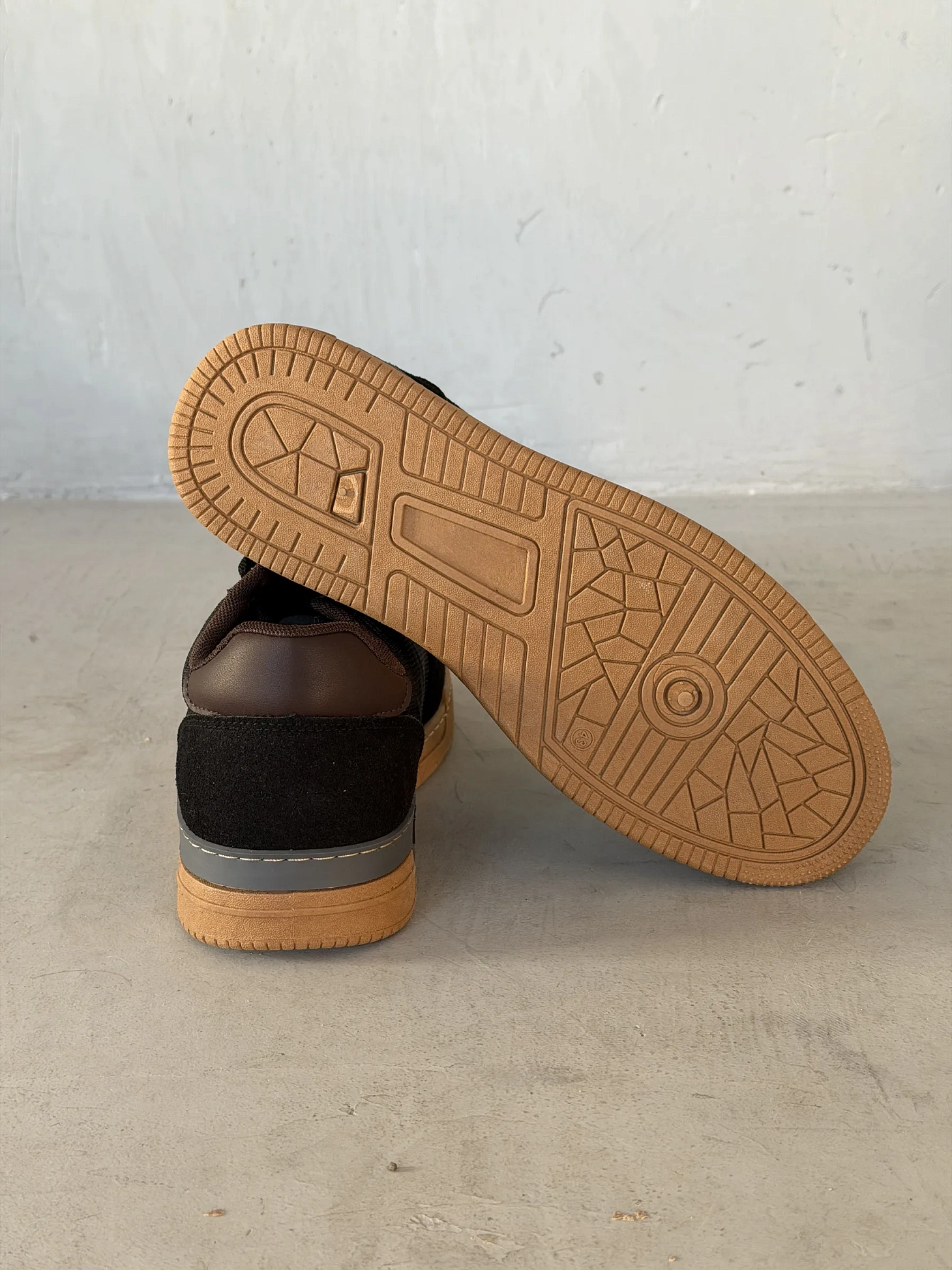 Демисезонные кроссовки мужские кеды