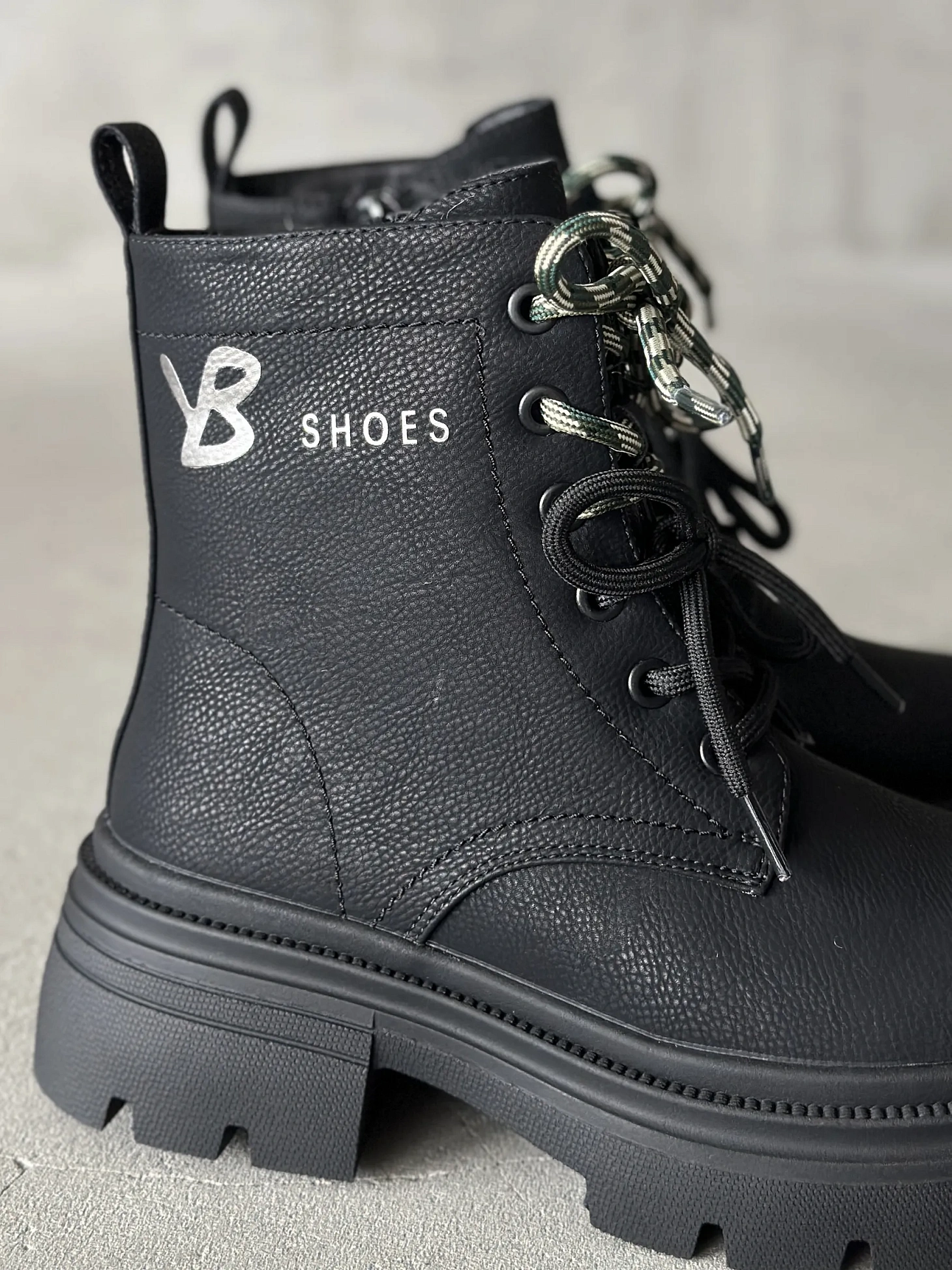 Зимние ботинки подростковые со шнуровкой берцы