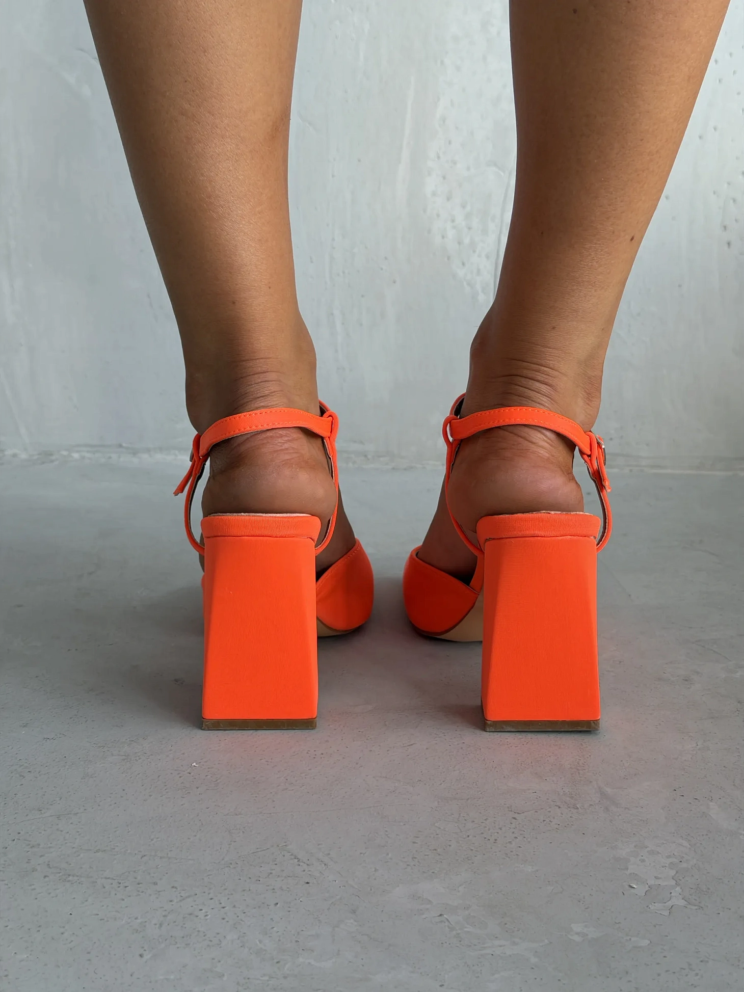 Туфли женские на каблуке с открытой пяткой вечерние