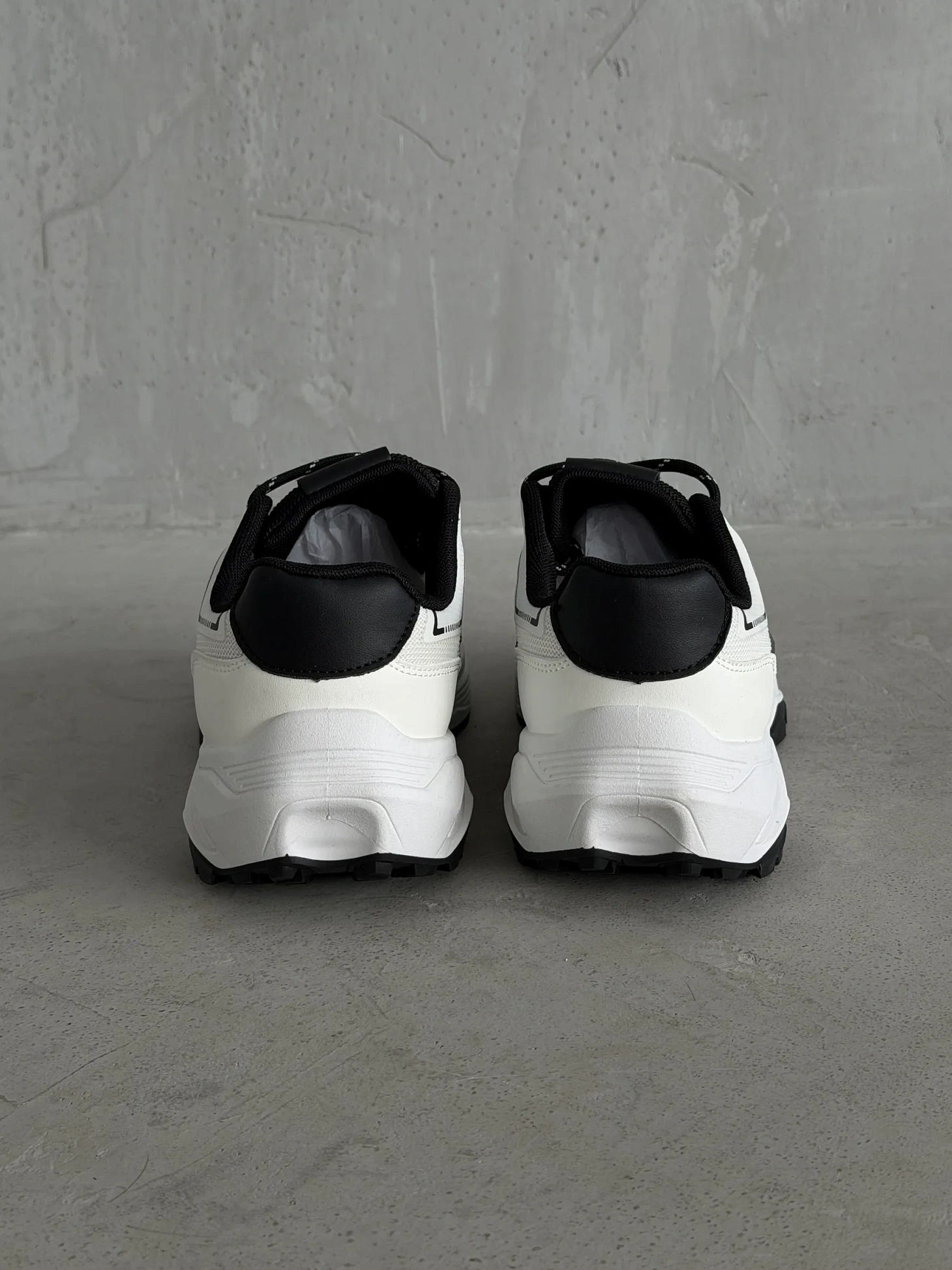 Демисезонные кроссовки спортивные