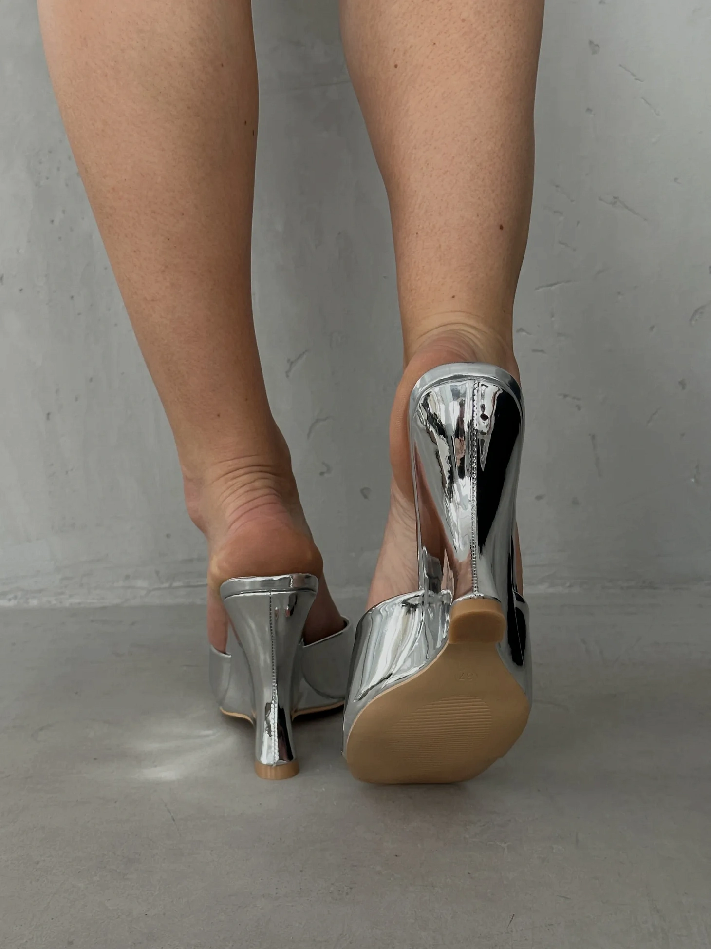 Летние босоножки женские на танкетке