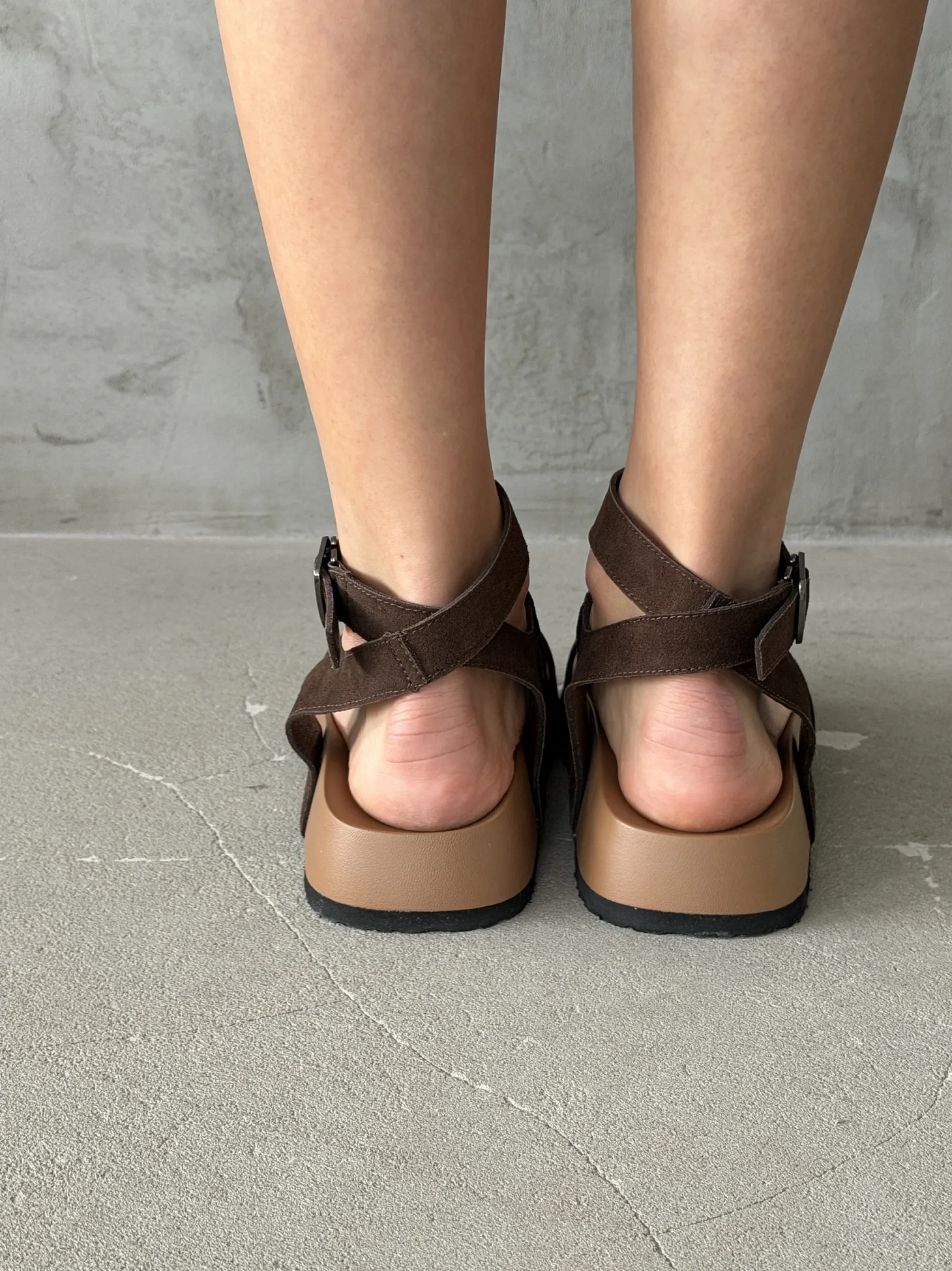 Летние босоножки на платформе