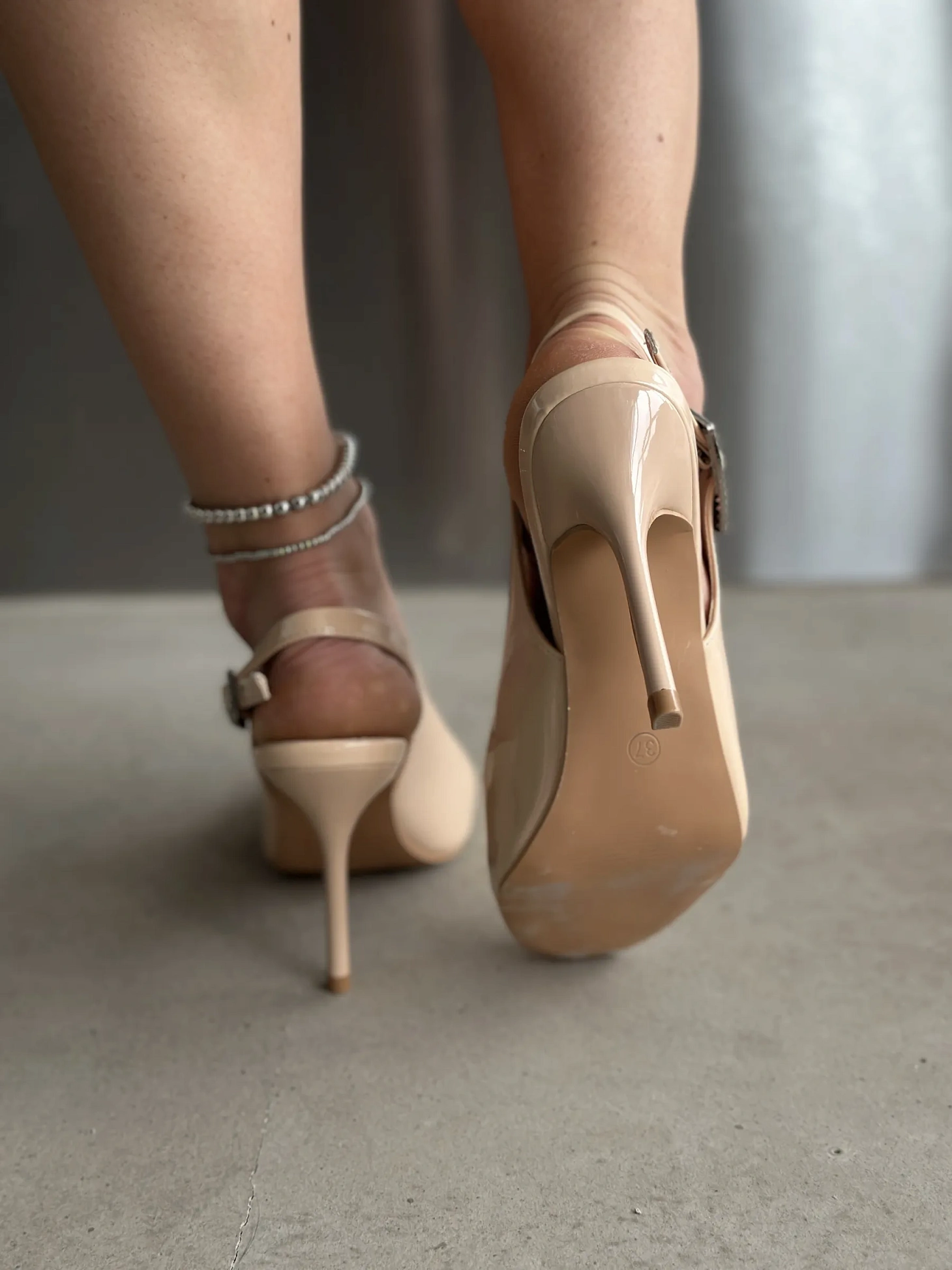 Туфли на каблуке с открытой пяткой слингбэки