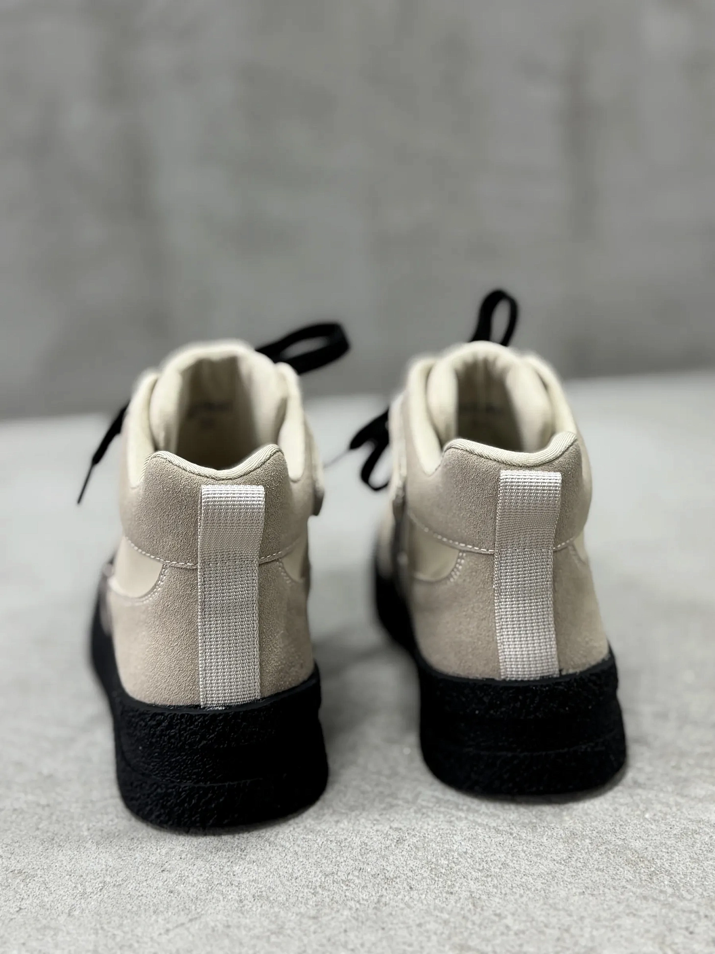 Демисезонные ботинки высокие на платформе