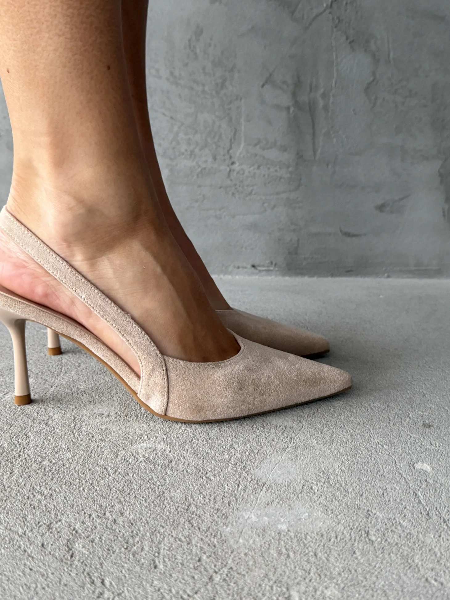 Туфли на каблуке с открытой пяткой лодочки