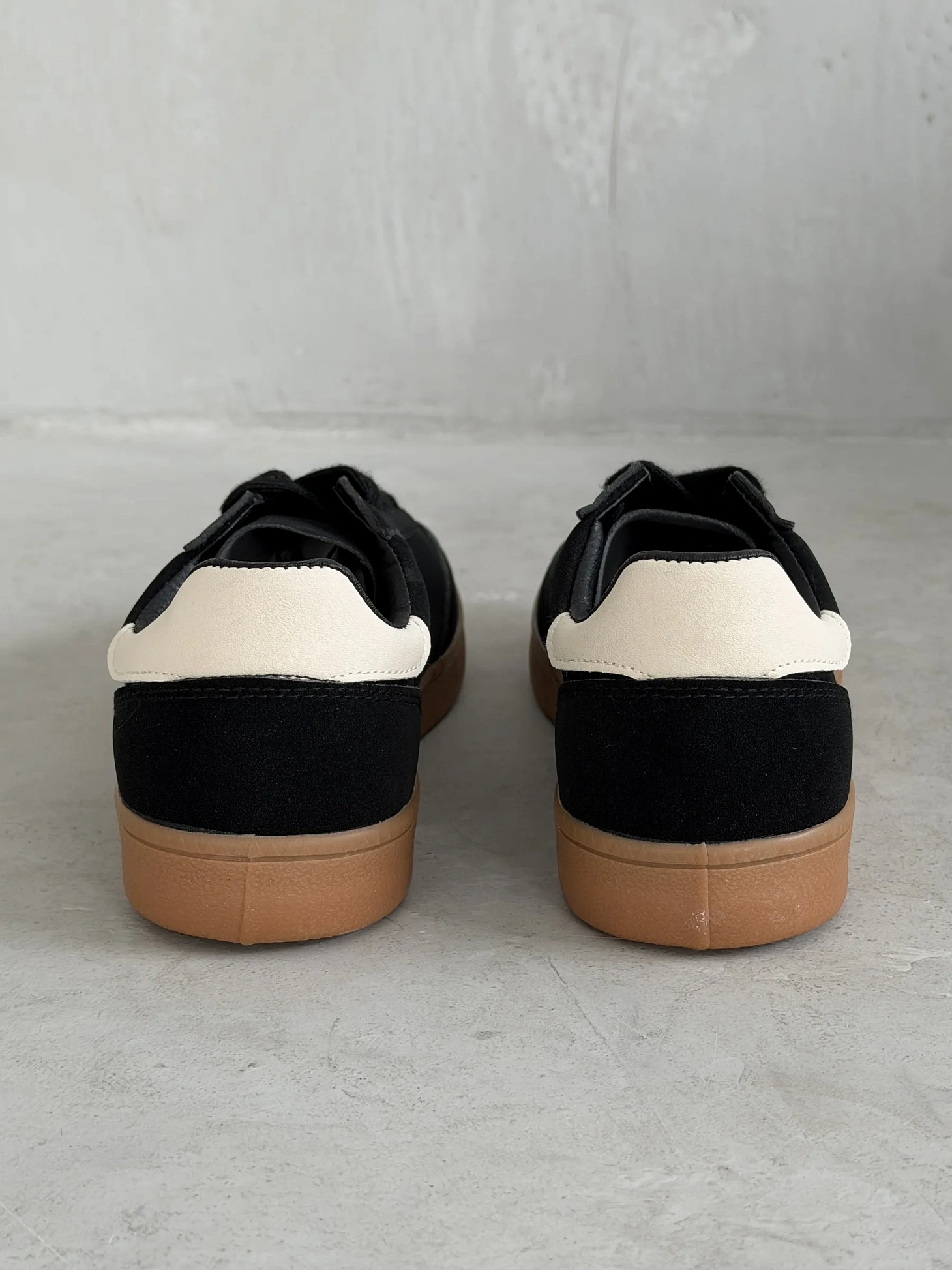 Демисезонные кроссовки высокие кеды