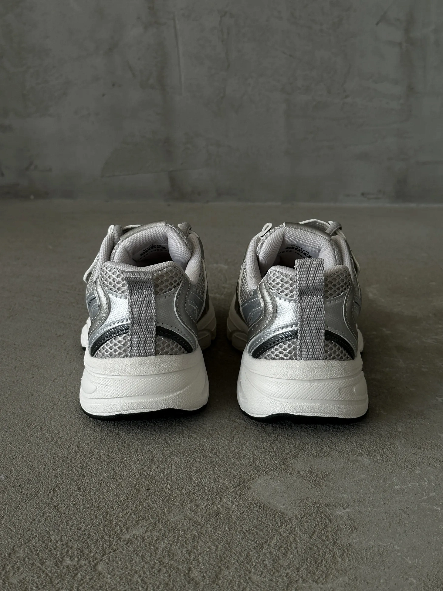 Кроссовки подростковые весна на платформе спортивные