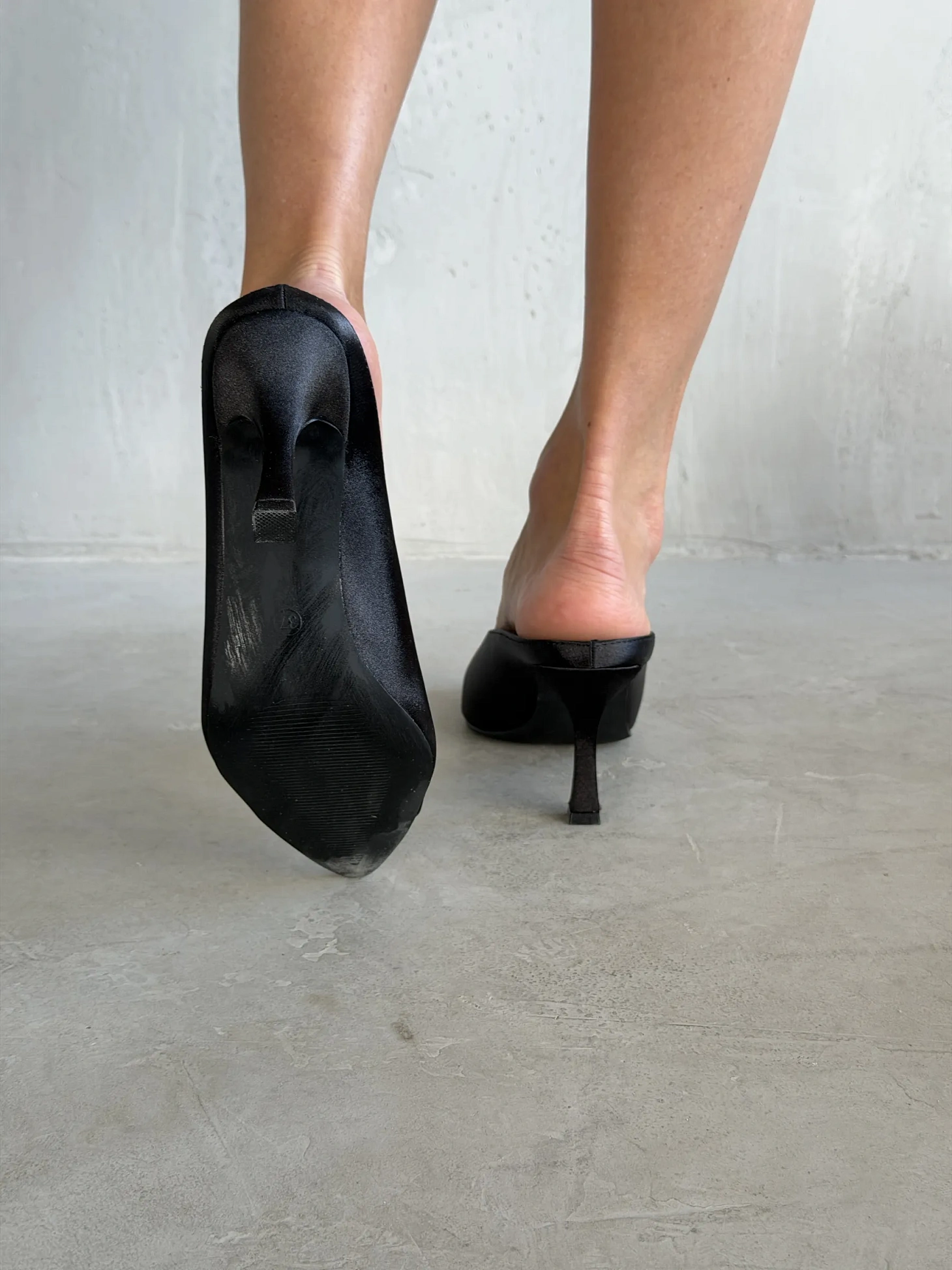 Туфли на низком каблуке мюли лодочки