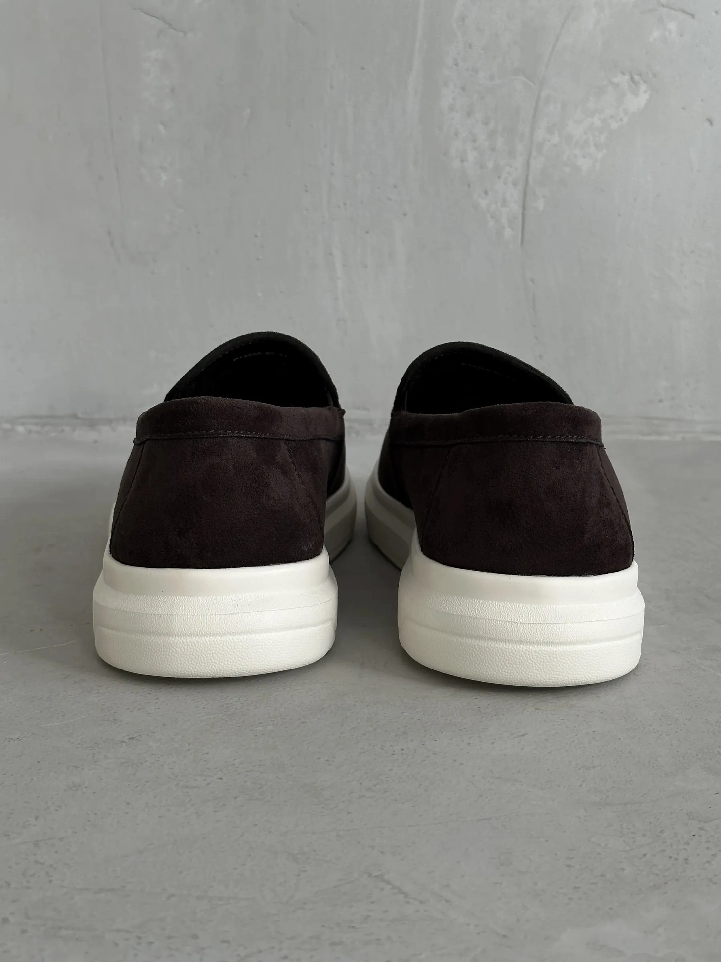 Замшевые лоферы мужские классические на платформе