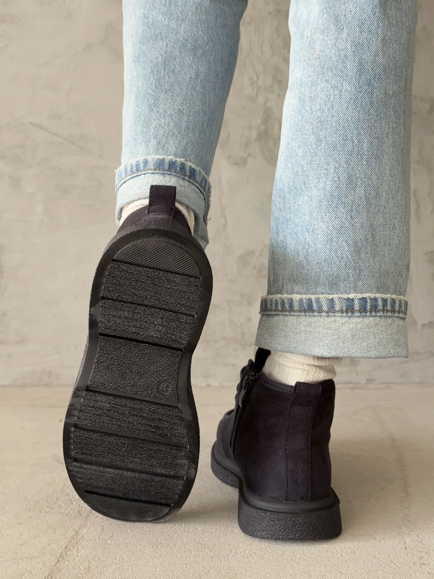 Ботинки женские зимние короткие лоферы на шнурках