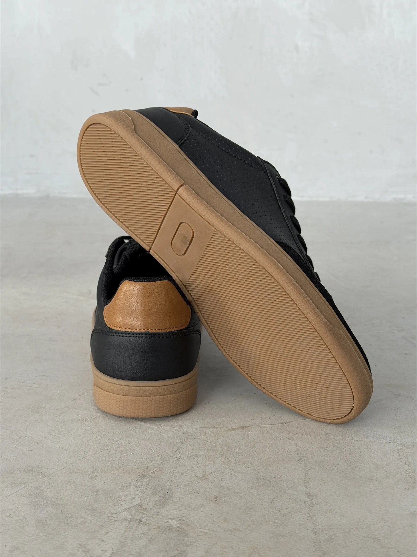 Демисезонные кроссовки мужские кеды