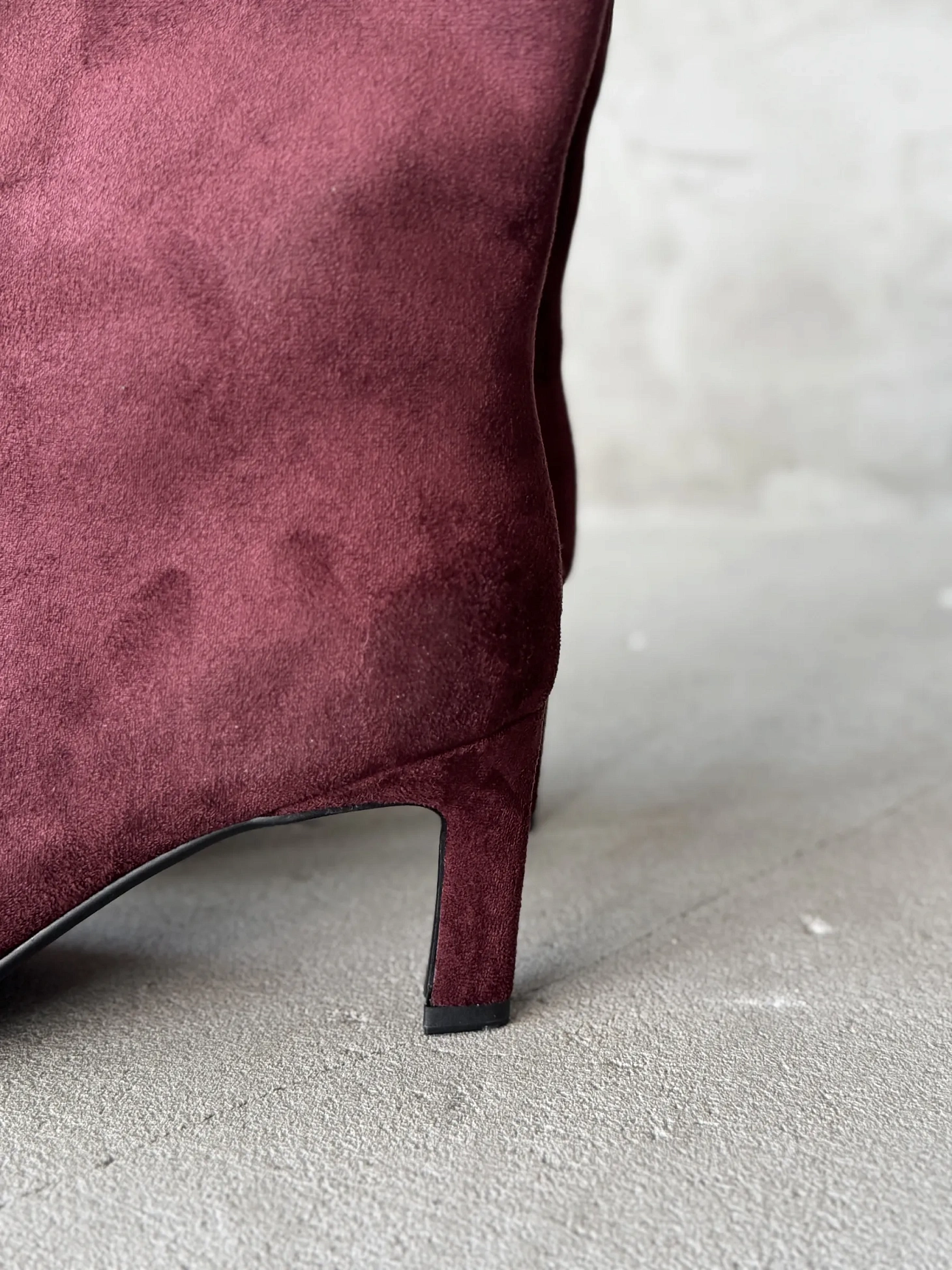 Ботильоны на низком каблуке демисезонные