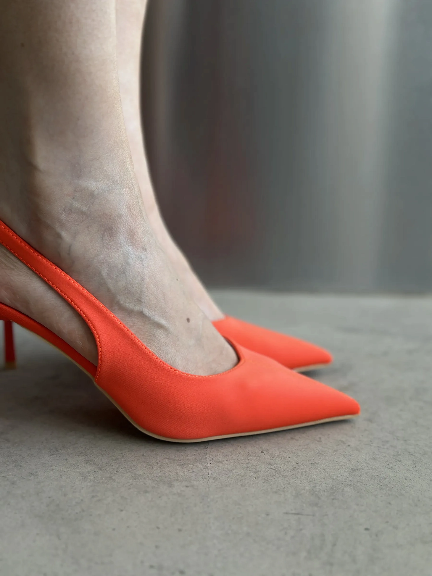 Туфли на каблуке с открытой пяткой лодочки