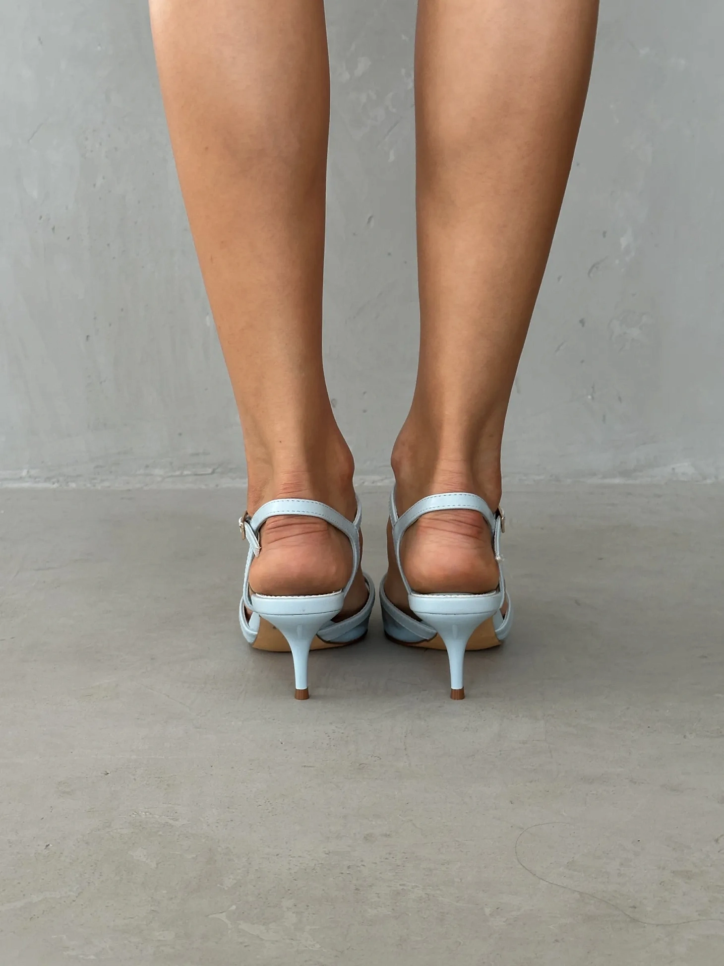 Туфли женские на каблуке с открытой пяткой вечерние