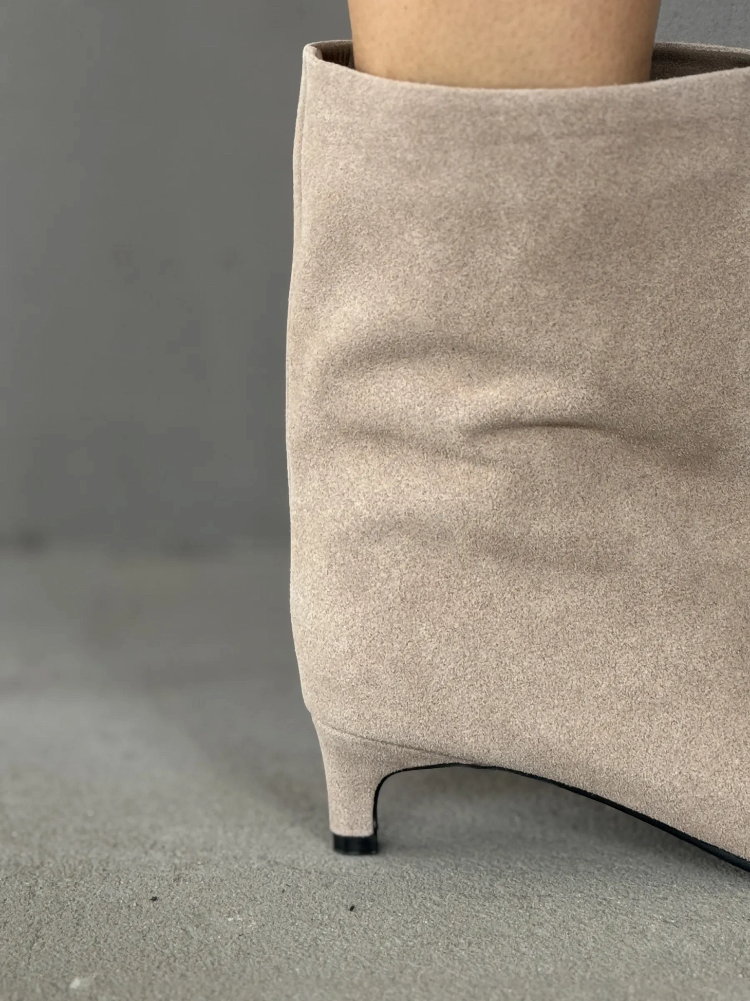 Ботильоны женские демисезонные на каблуке с острым носом