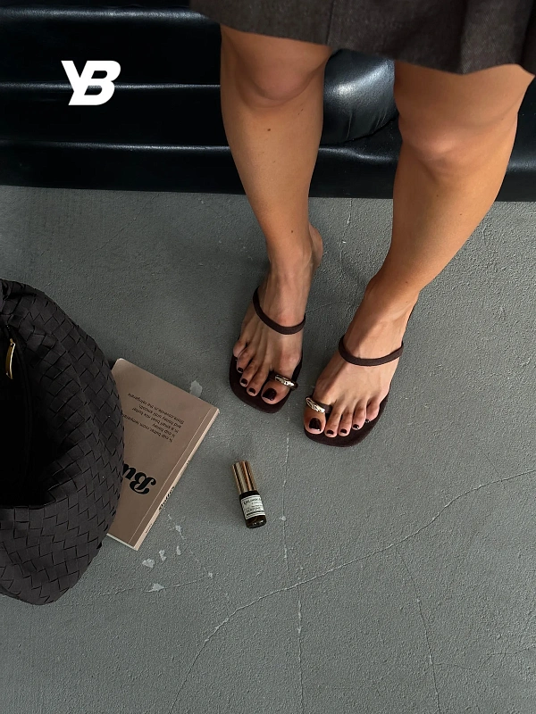 Летние босоножки на шпильке