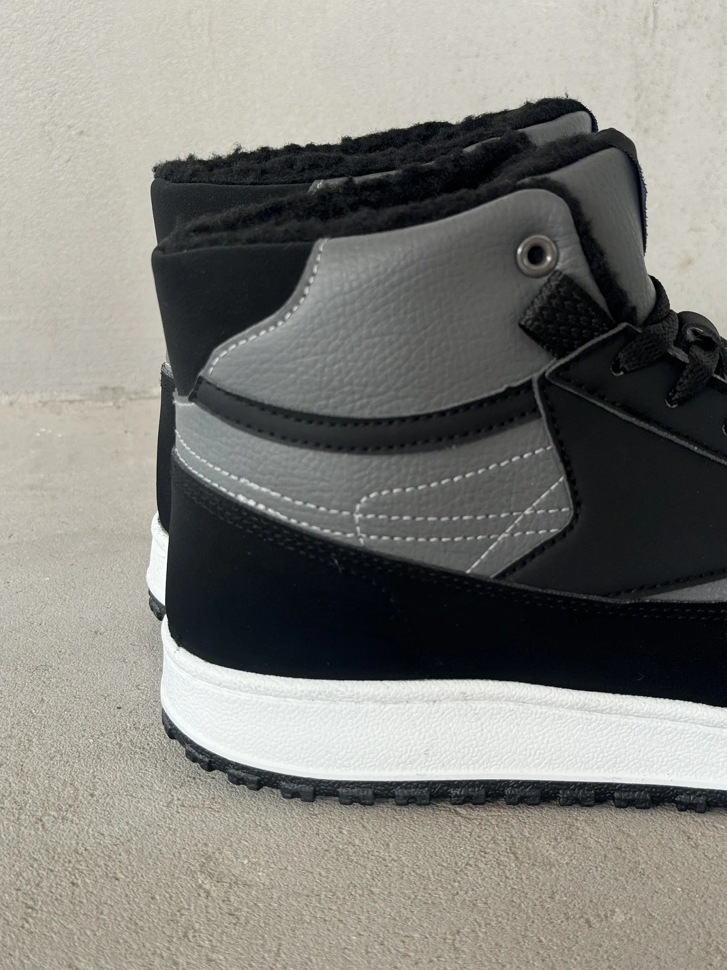 Зимние кроссовки утепленные высокие кеды